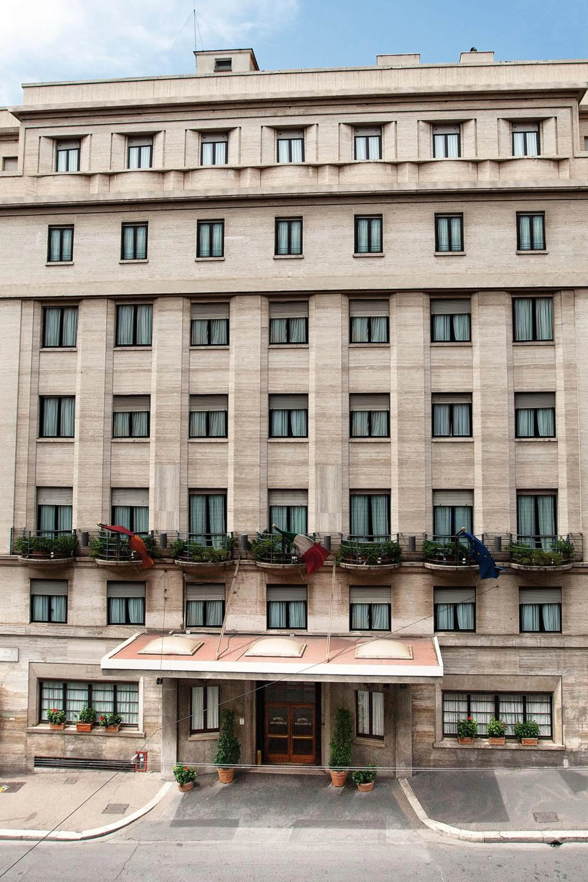 Facade/entrance in Bettoja Hotel Atlantico