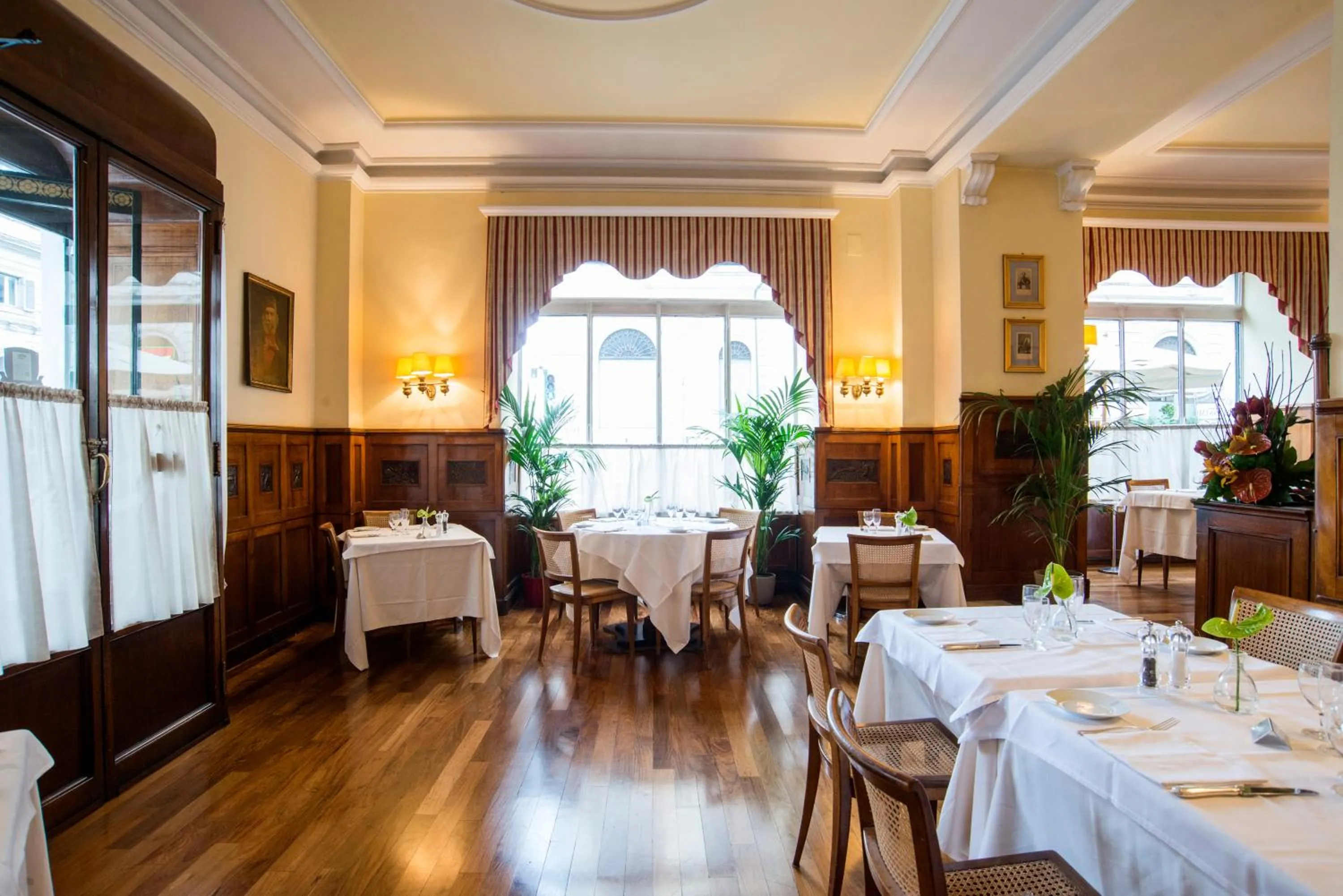 Restaurant/places to eat in Bettoja Hotel Atlantico