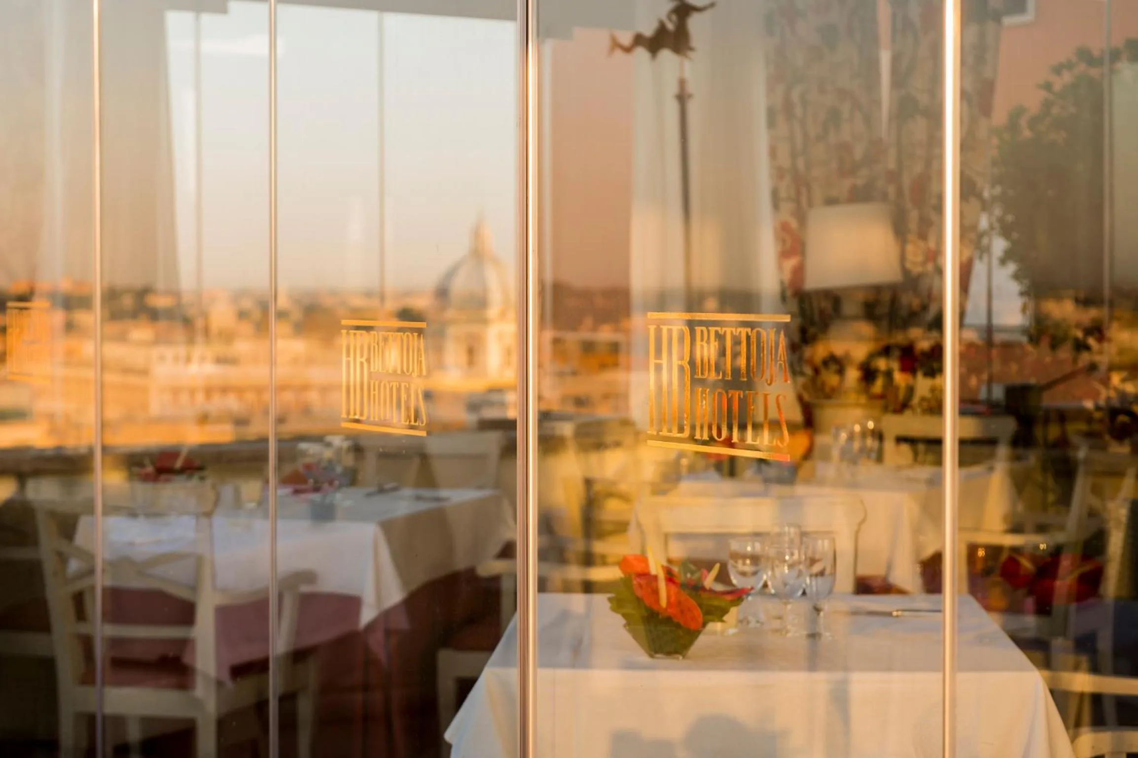 Restaurant/places to eat in Bettoja Hotel Atlantico