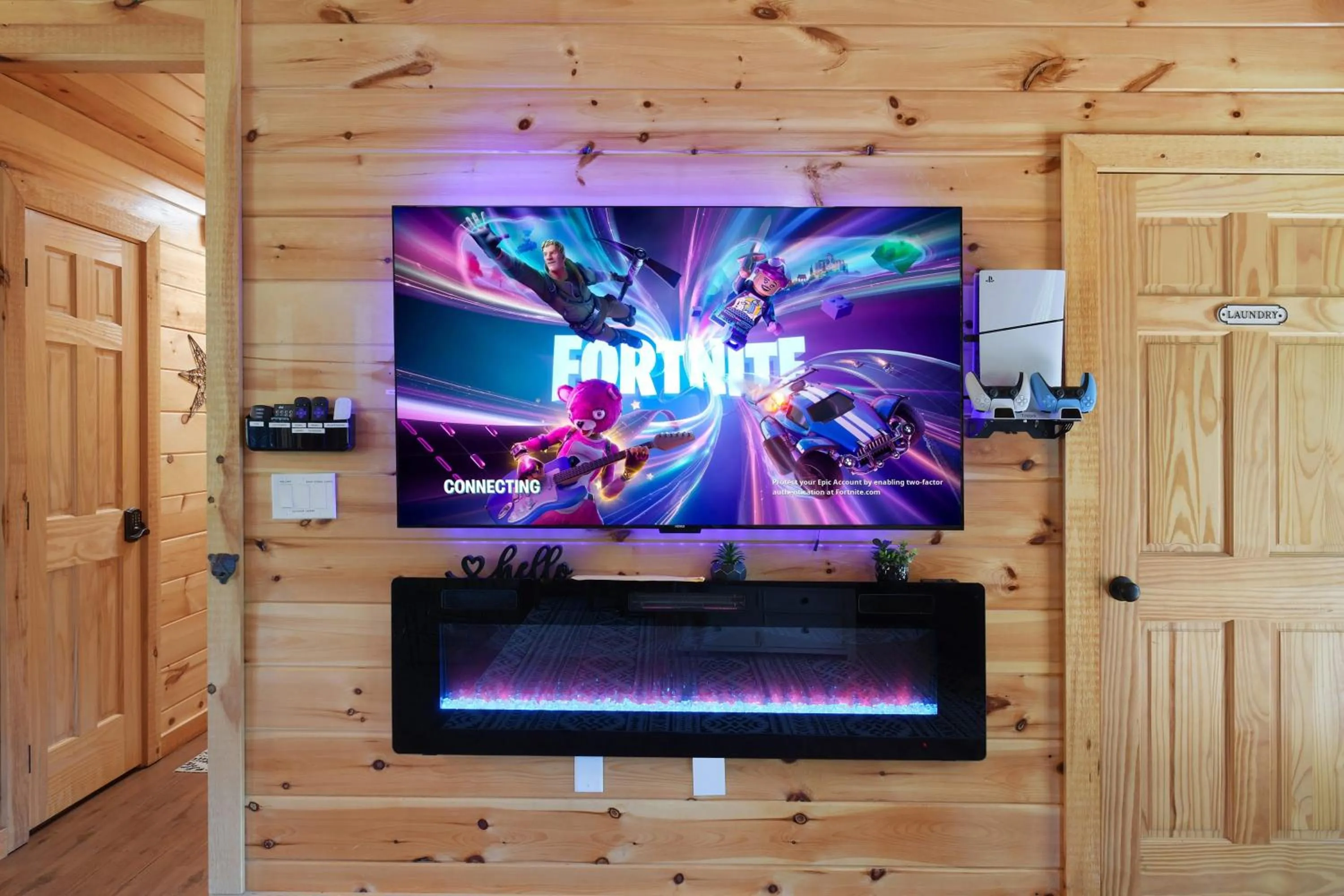 Enchanted Forest Cabin And Teepee! Lights & Laser Show! Private Hot Tub! Unique Stay!