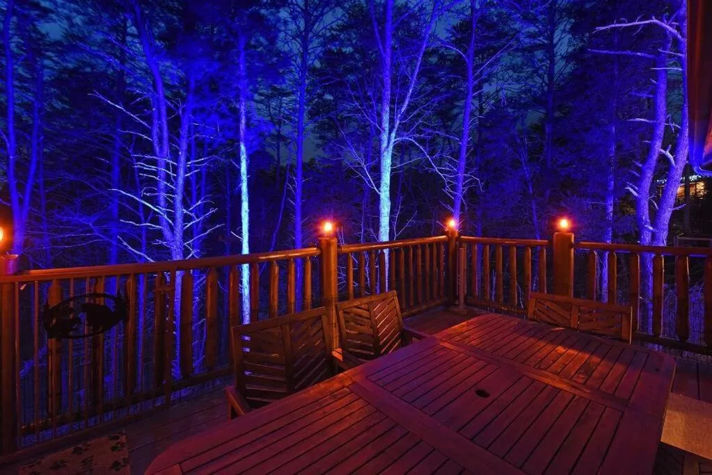 Enchanted Forest Cabin And Teepee! Lights & Laser Show! Private Hot Tub! Unique Stay!