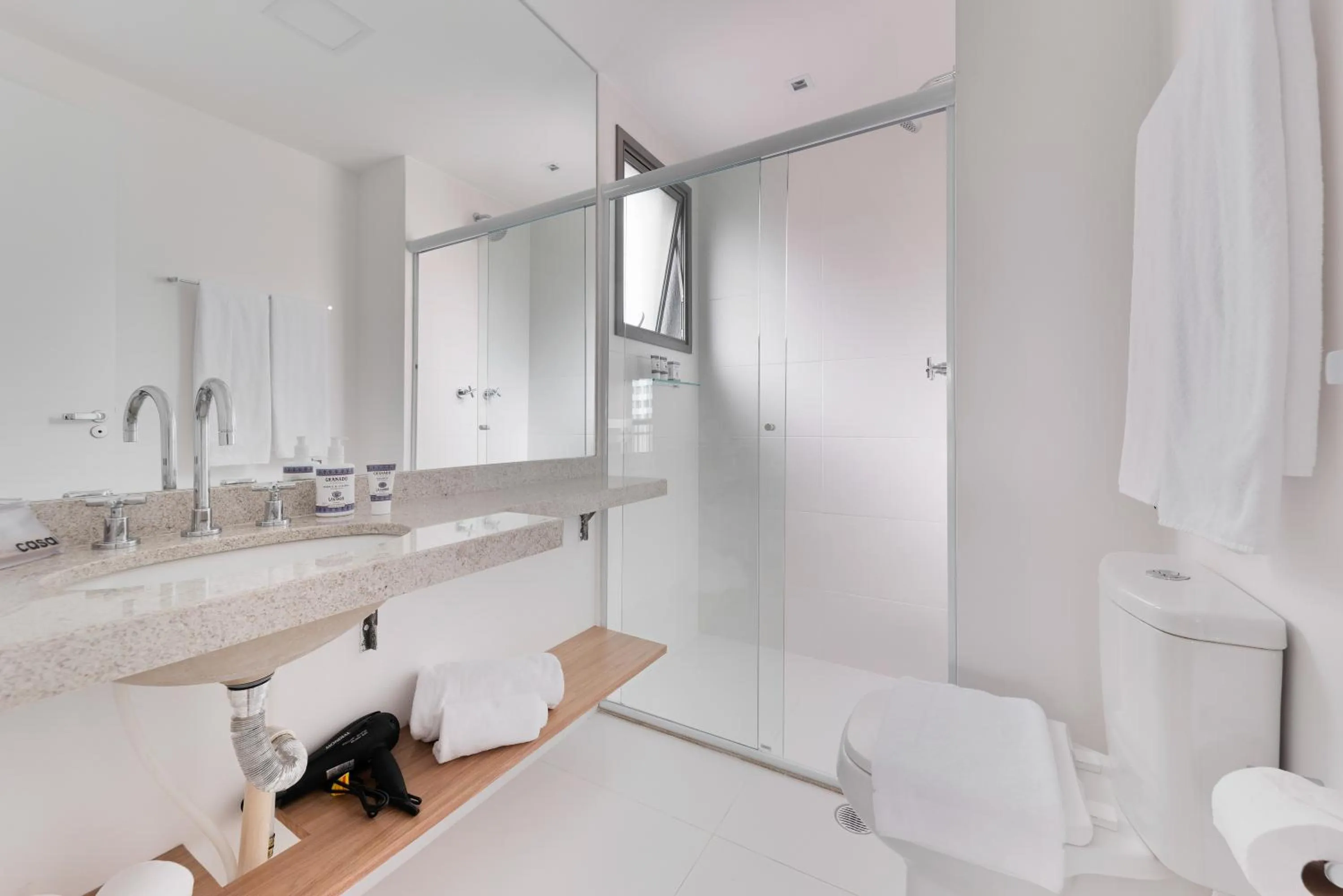 Shower in Charlie Edição Jardim Paulista