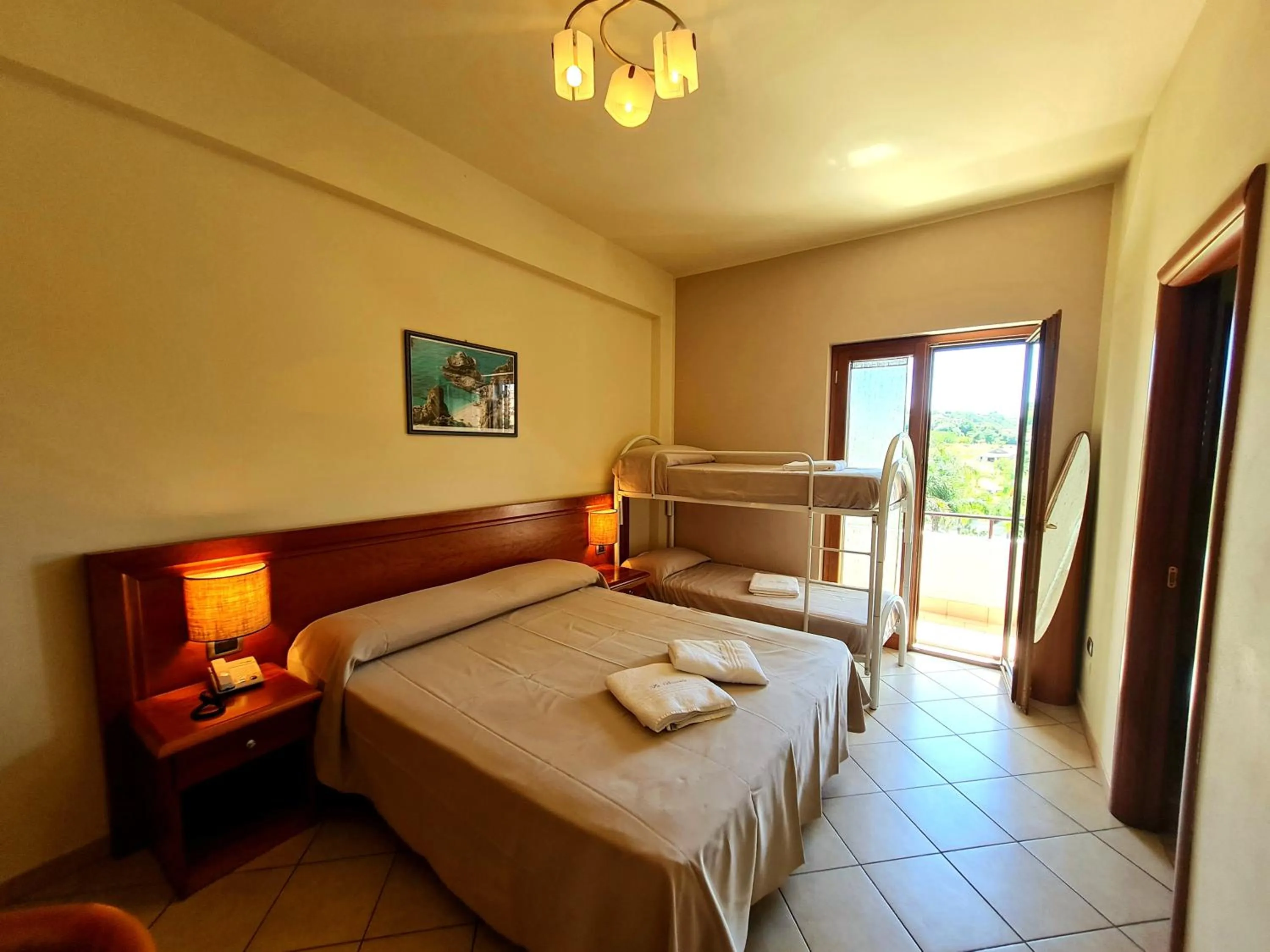 Bedroom, Bed in La Bussola Hotel Calabria