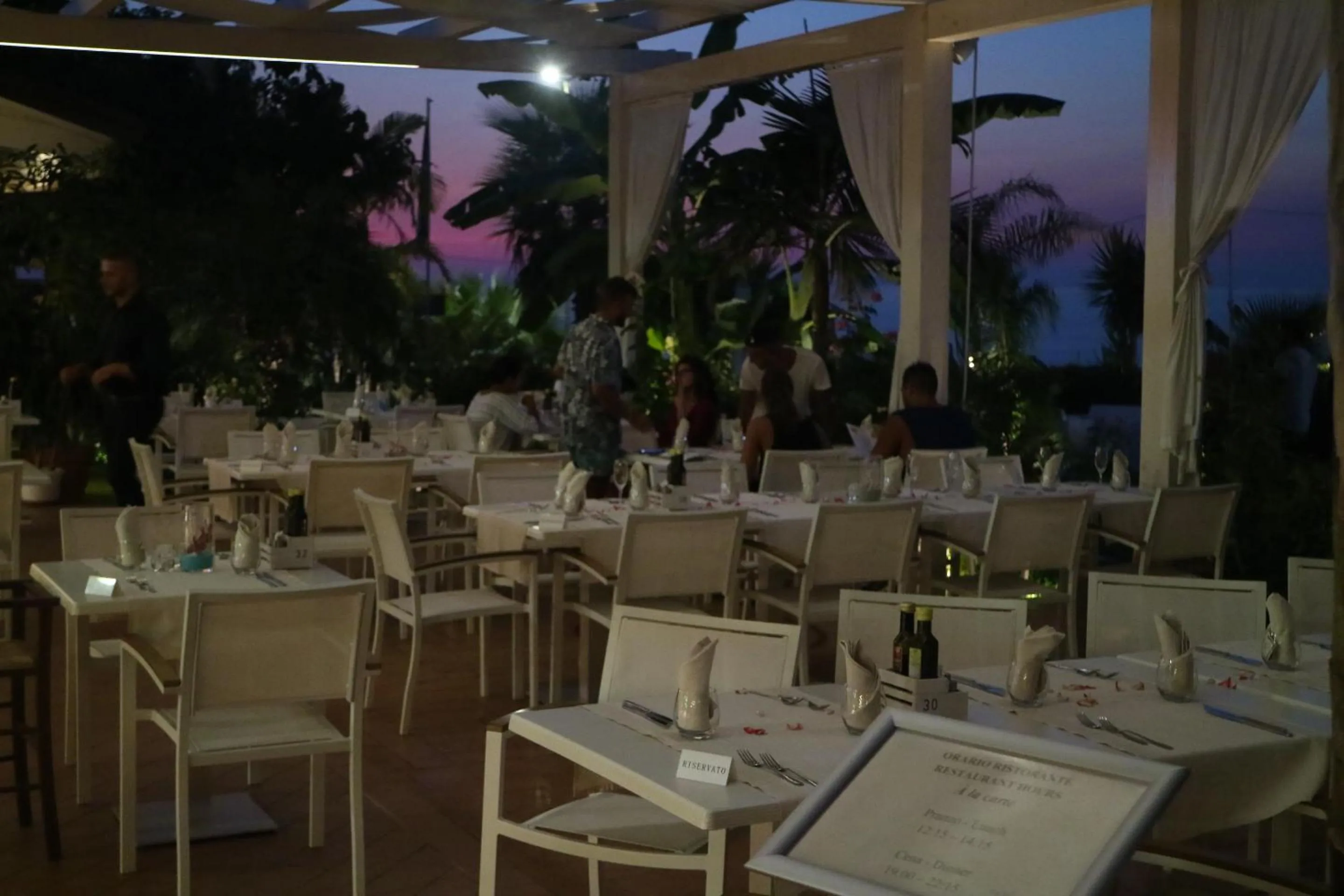 Restaurant/places to eat in La Bussola Hotel Calabria