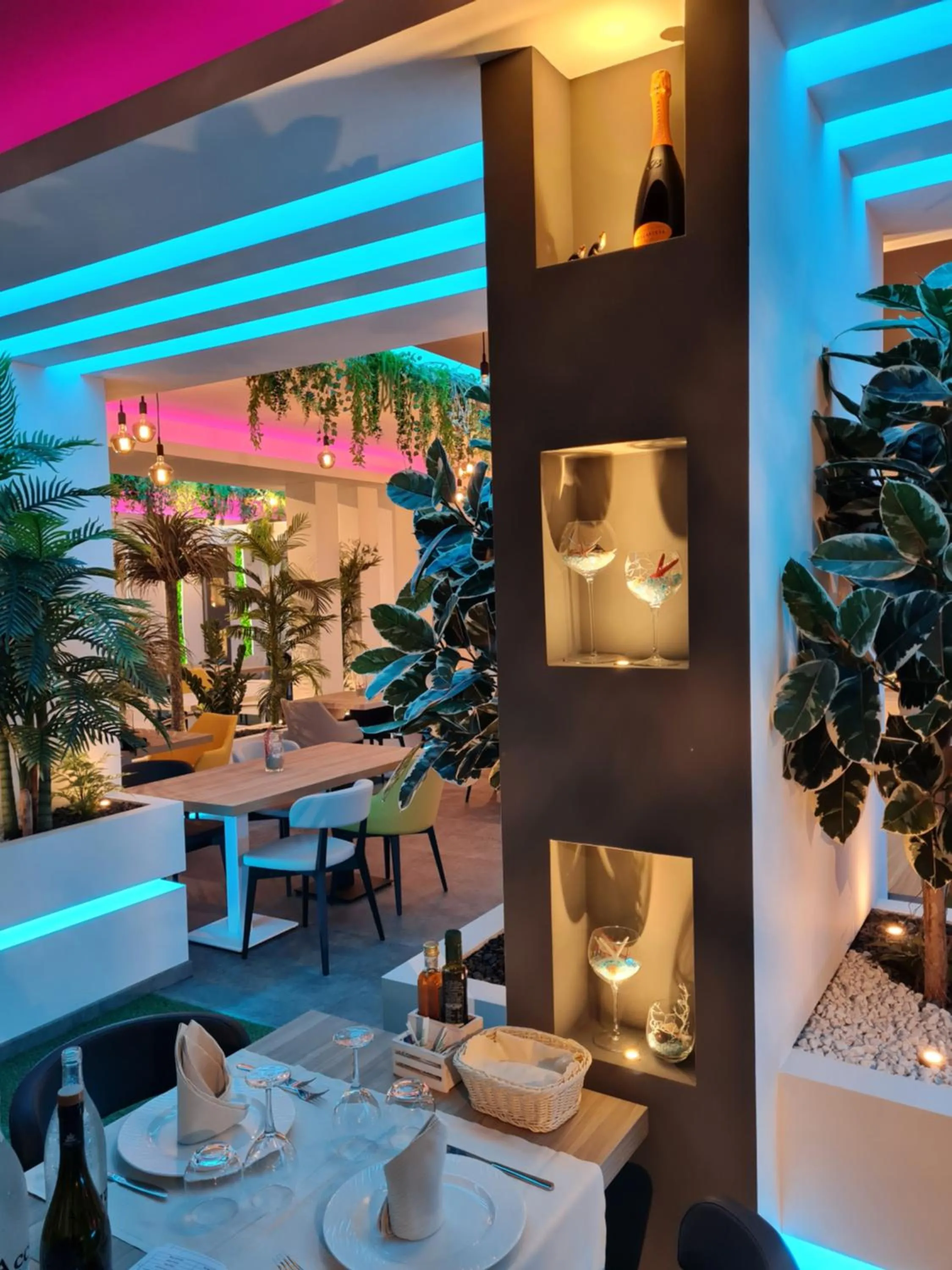 Restaurant/places to eat in La Bussola Hotel Calabria