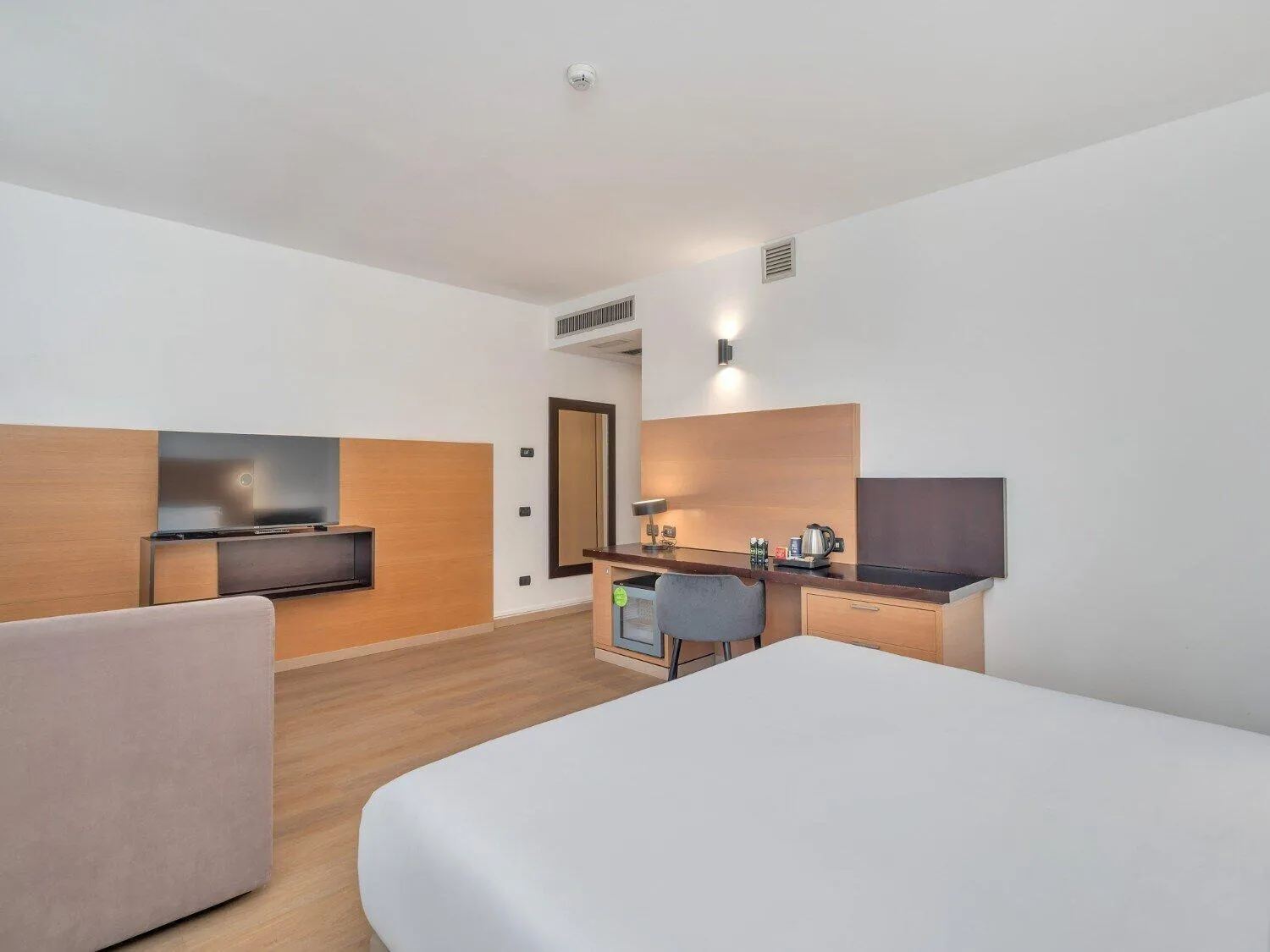 Photo of the whole room, Bed in B&B HOTEL Milano Cologno Studios