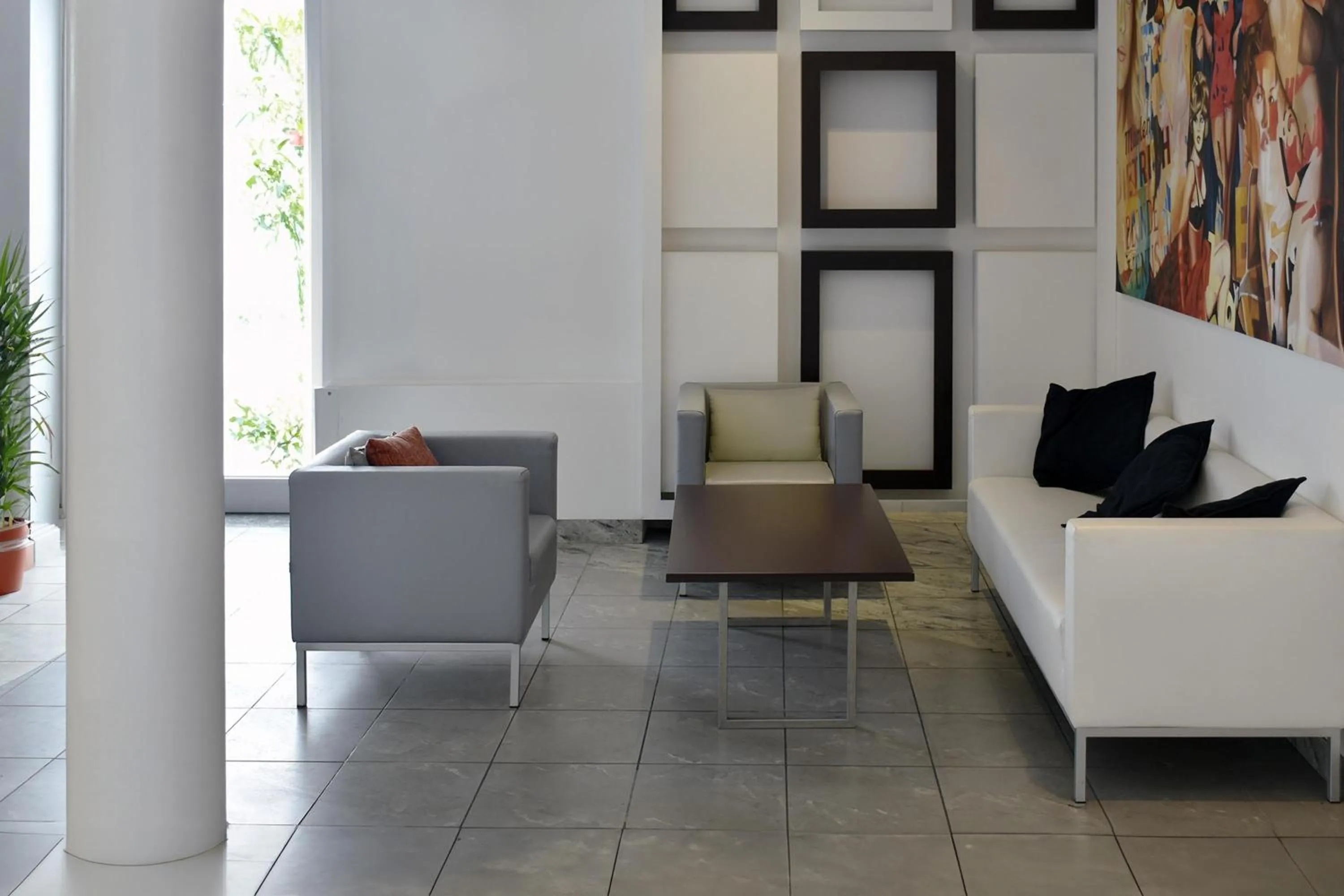 Lobby or reception in B&B HOTEL Milano Cologno Studios