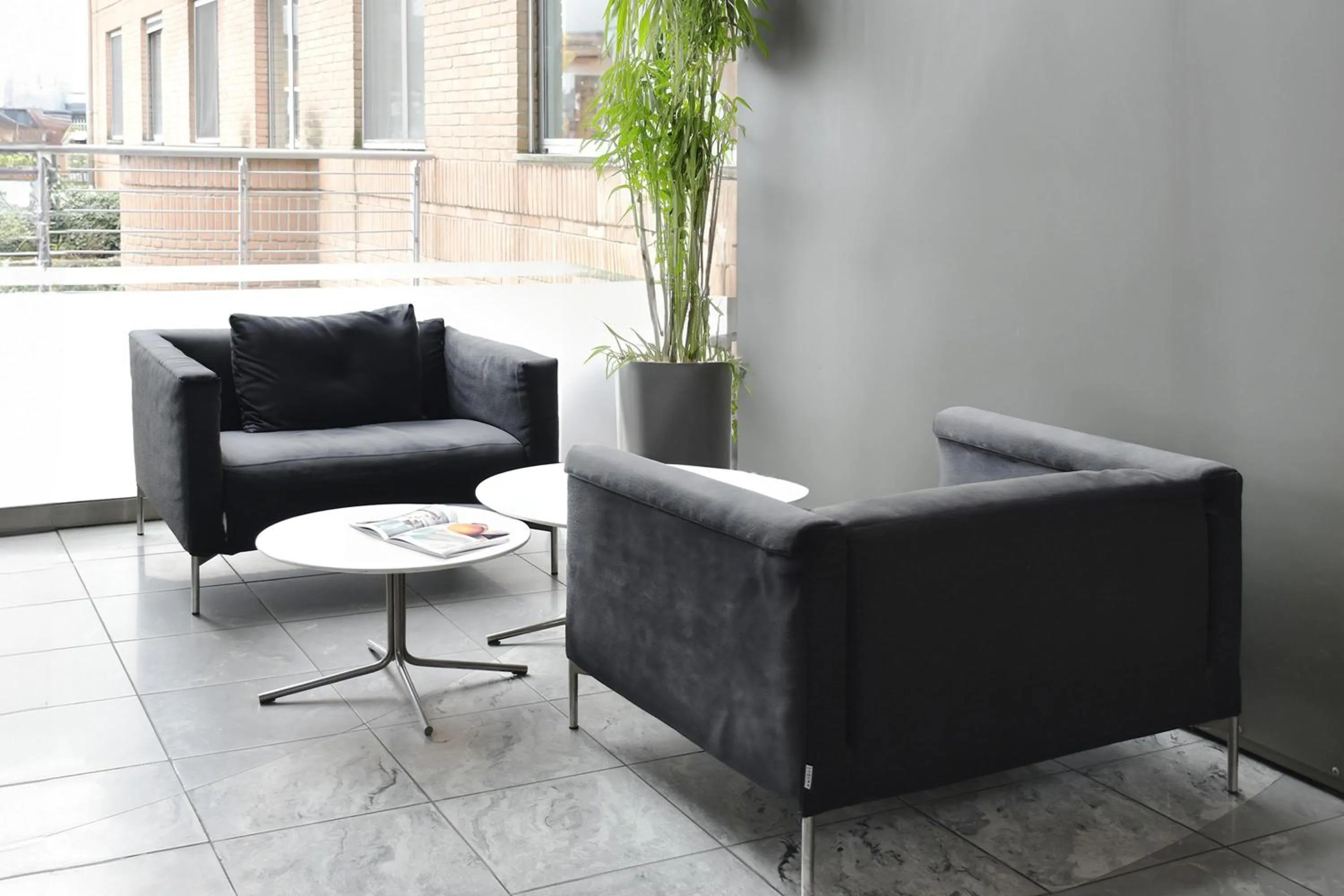 Lobby or reception in B&B HOTEL Milano Cologno Studios