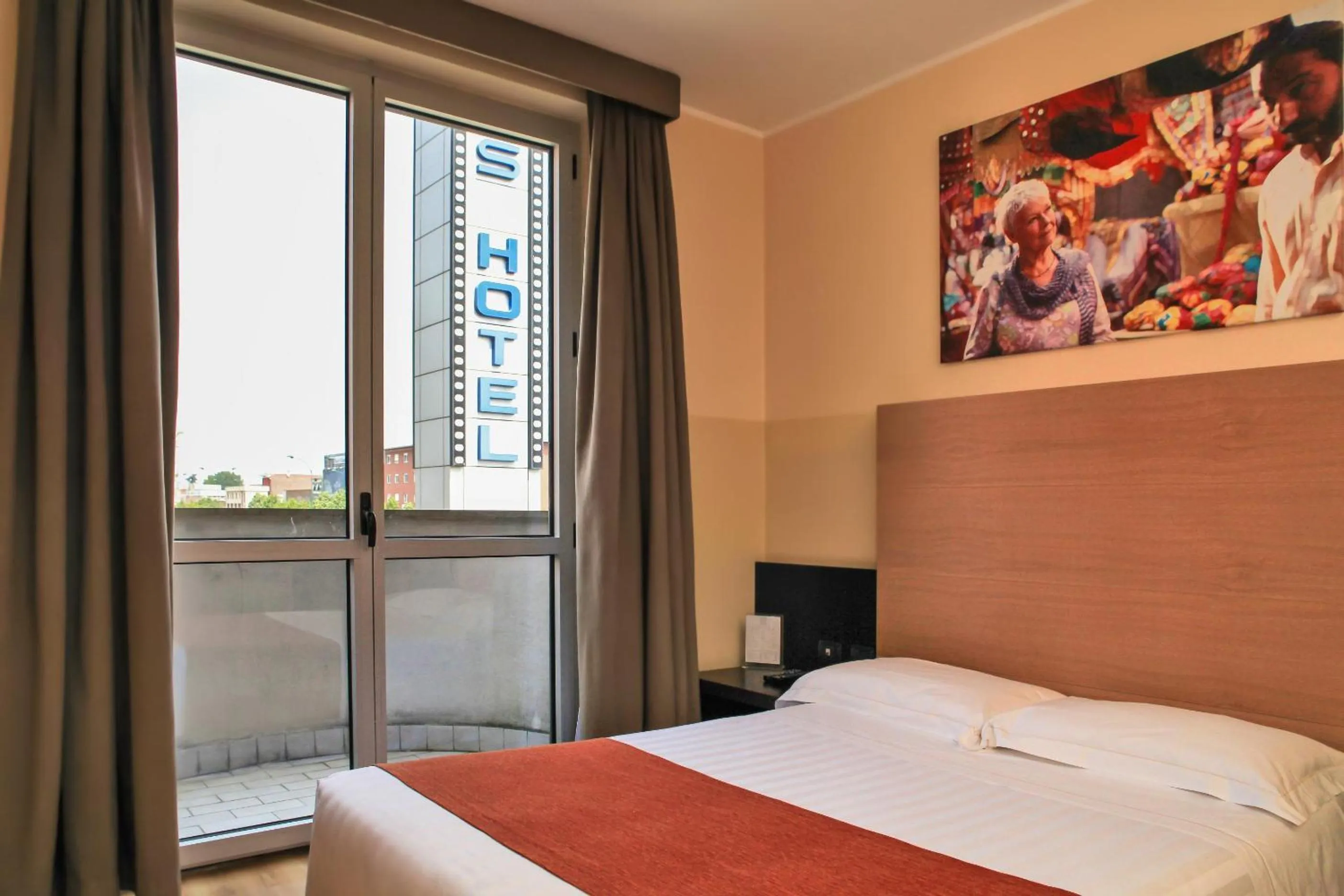 Double Room with French Bed in B&B HOTEL Milano Cologno Studios