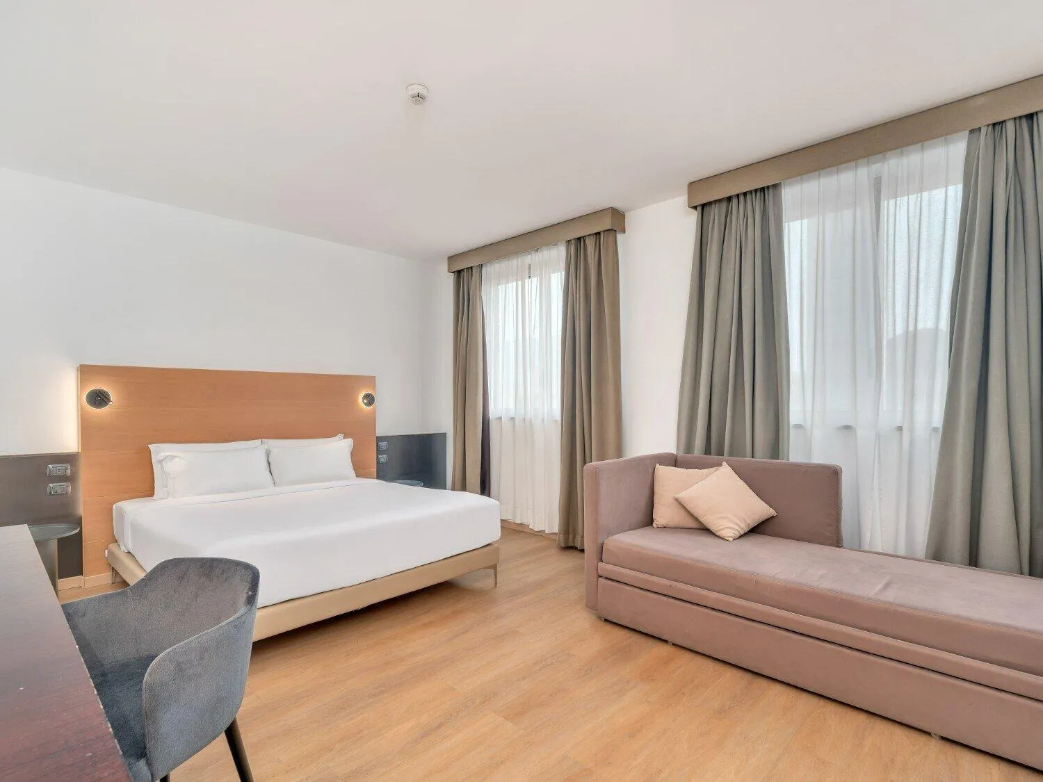 Photo of the whole room, Bed in B&B HOTEL Milano Cologno Studios