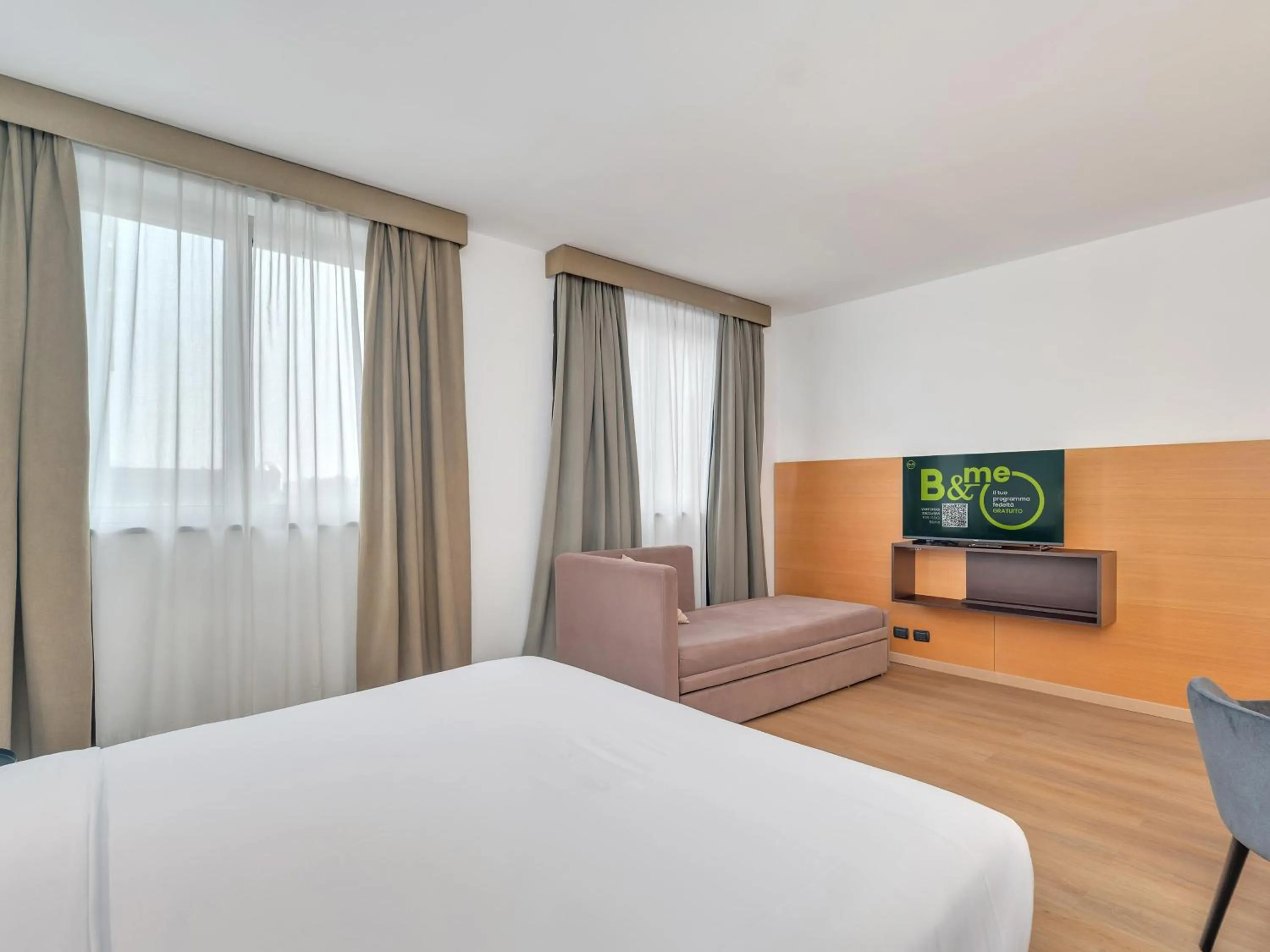 Photo of the whole room, Bed in B&B HOTEL Milano Cologno Studios