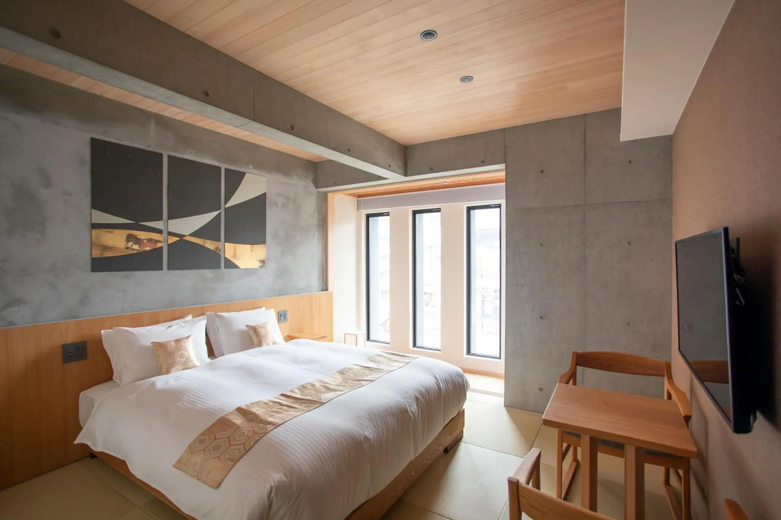 Comfort Queen Room with Bath - Non-Smoking in Hotel Legasta Kyoto Higashiyama Sanjo Comfort Queen Room with Bath - Non-Smoking in Hotel Legasta Kyoto Higashiyama Sanjo