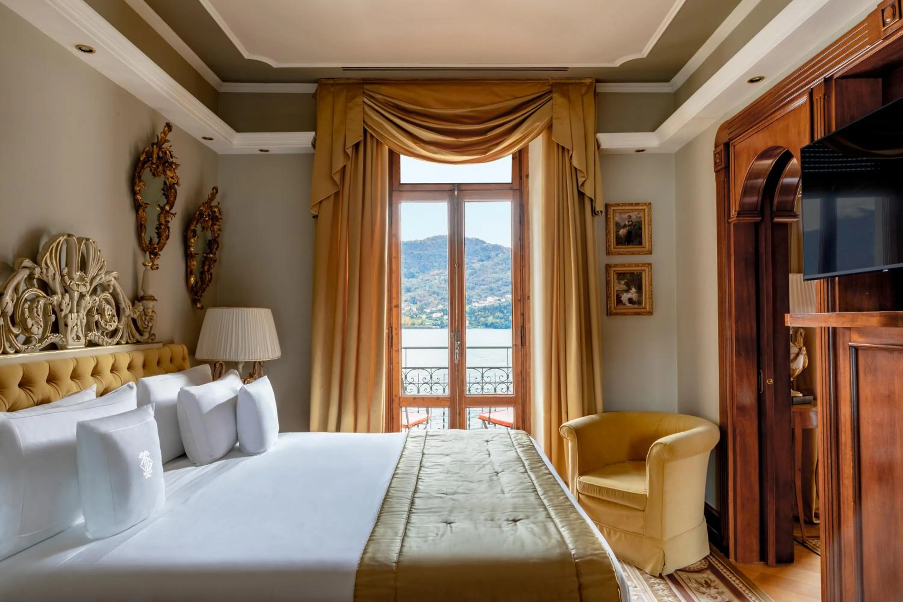 Bedroom, Bed in Grand Hotel Tremezzo