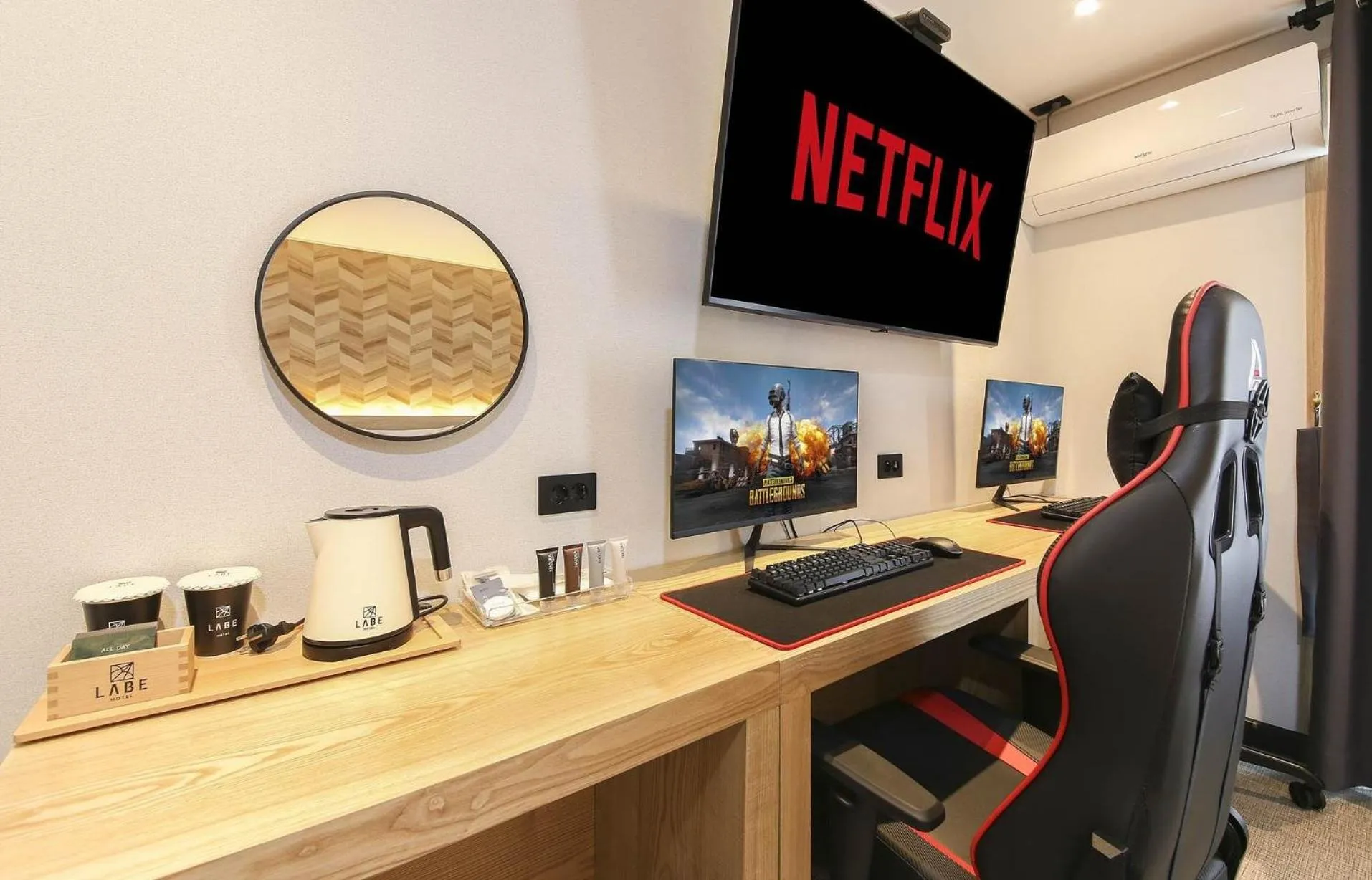 TV and multimedia in LABE Hotel