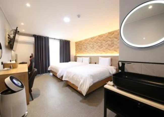 Bedroom, Bed in LABE Hotel