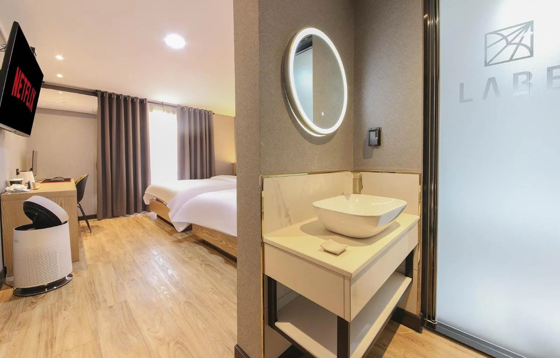 Bedroom, Bed in LABE Hotel