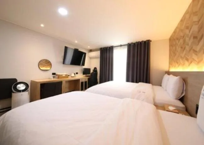 Bedroom, Bed in LABE Hotel