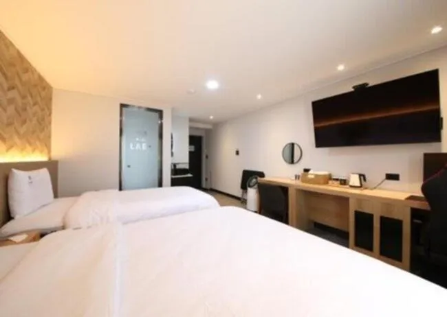 Bedroom, Bed in LABE Hotel