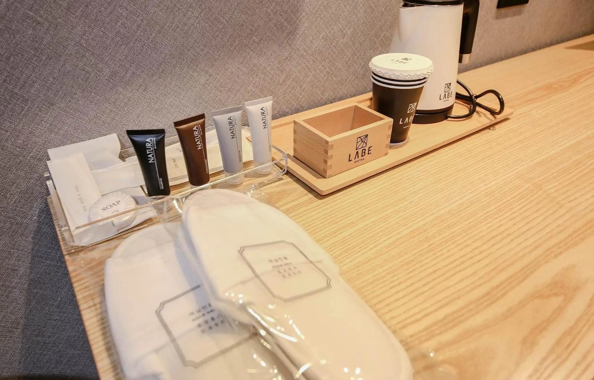 Coffee/tea facilities in LABE Hotel