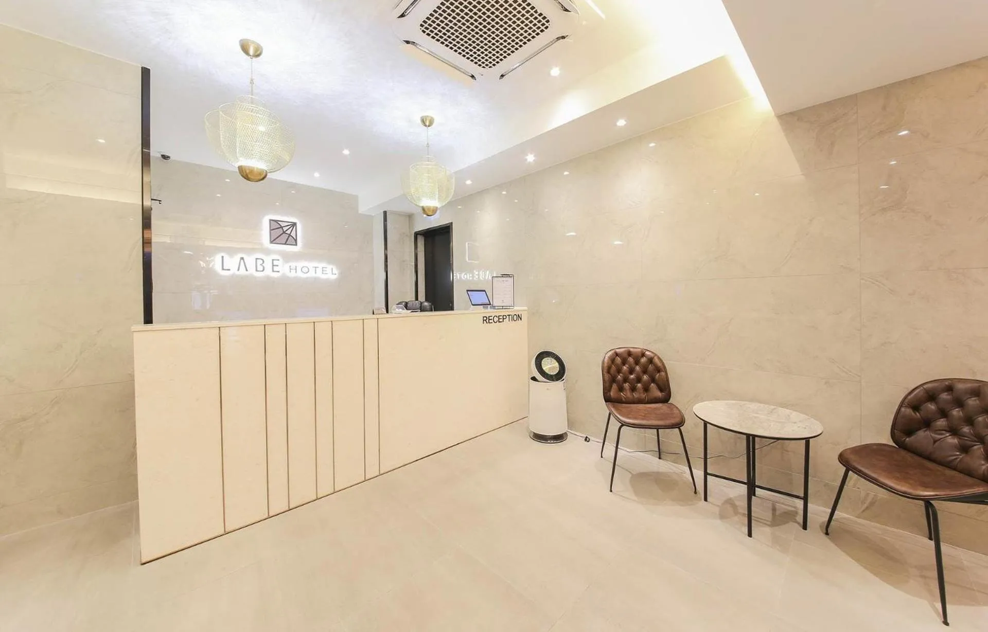 Lobby or reception in LABE Hotel