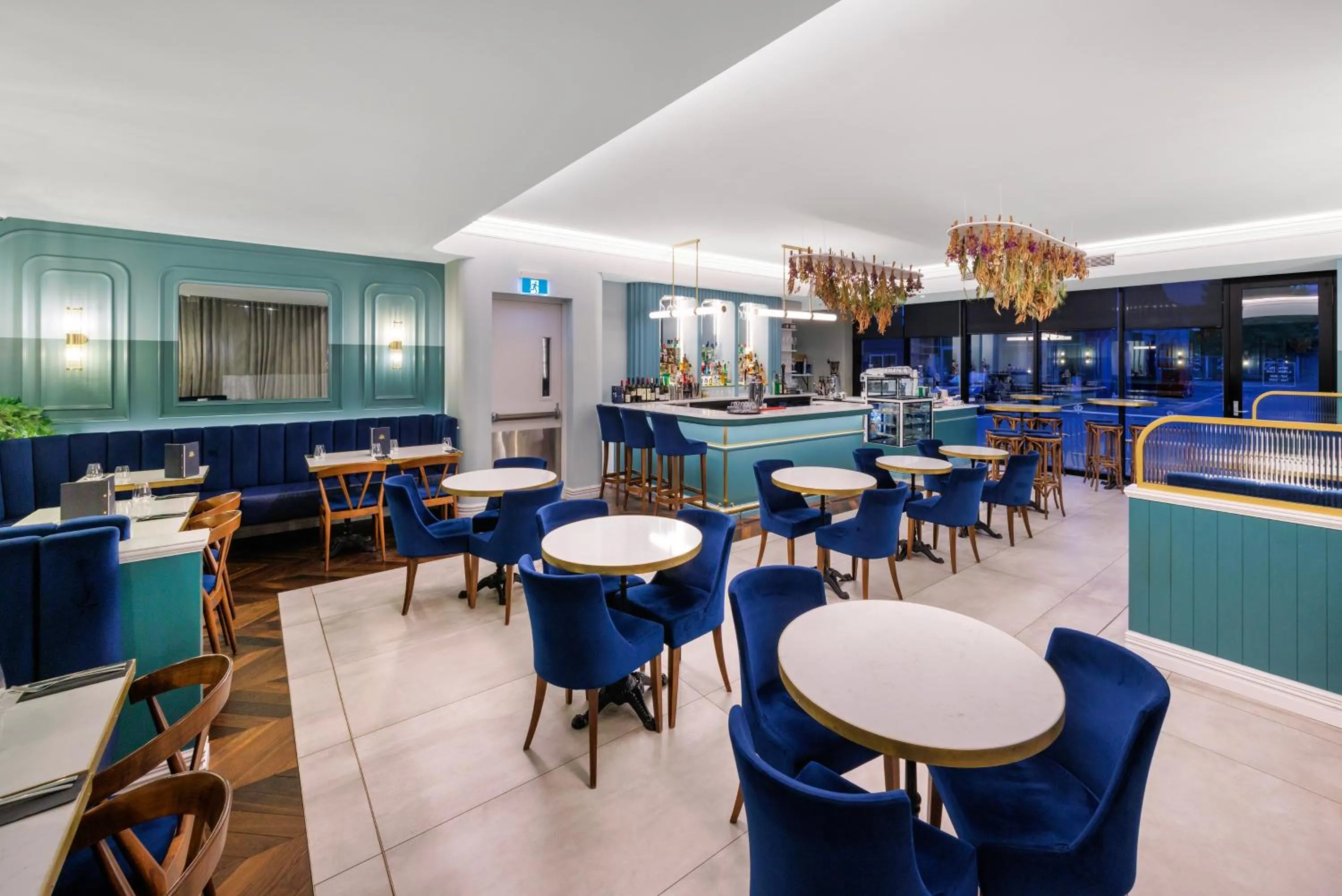 Restaurant/places to eat in The Mayfair