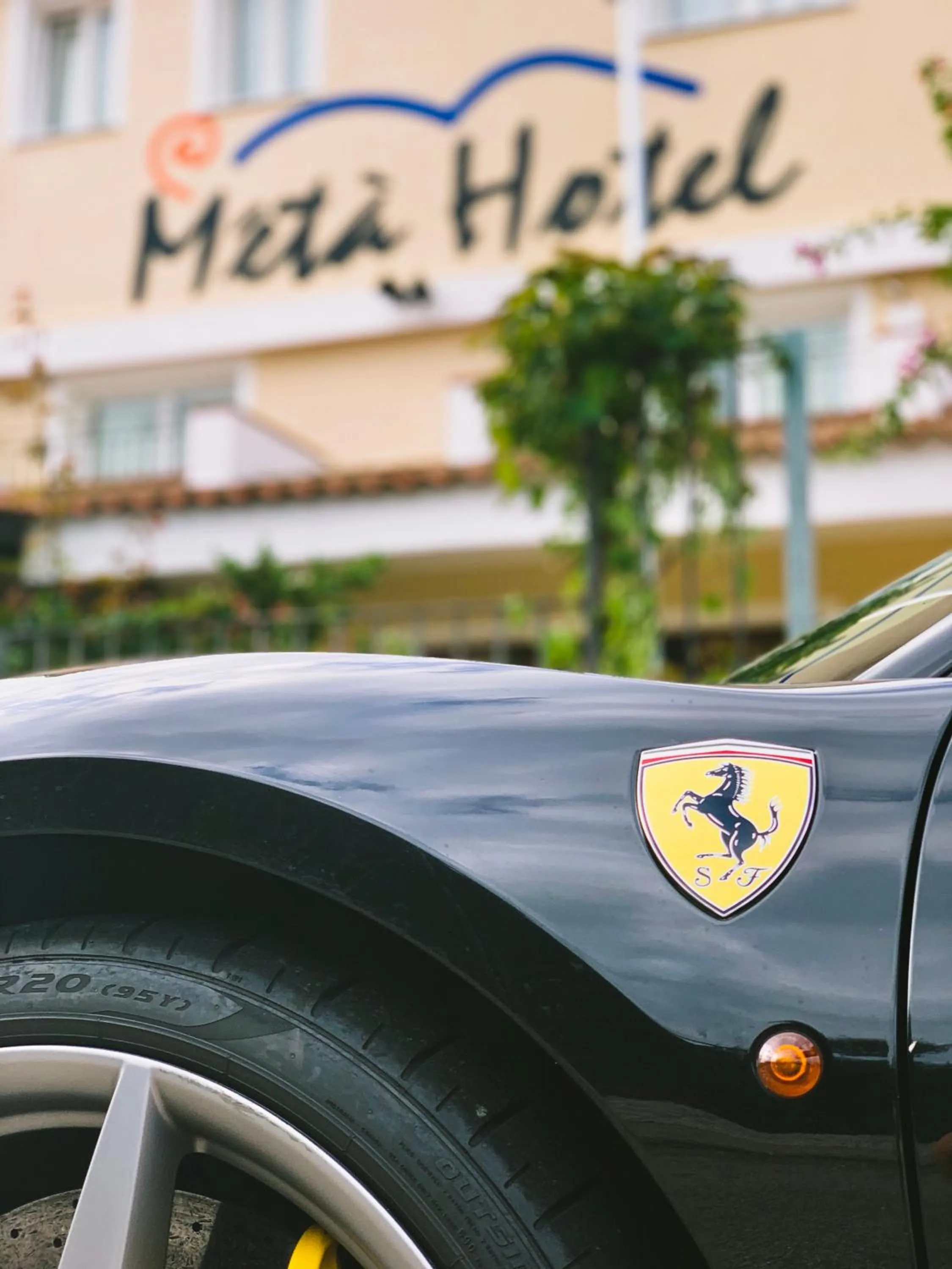 Facade/entrance in Meta Hotel