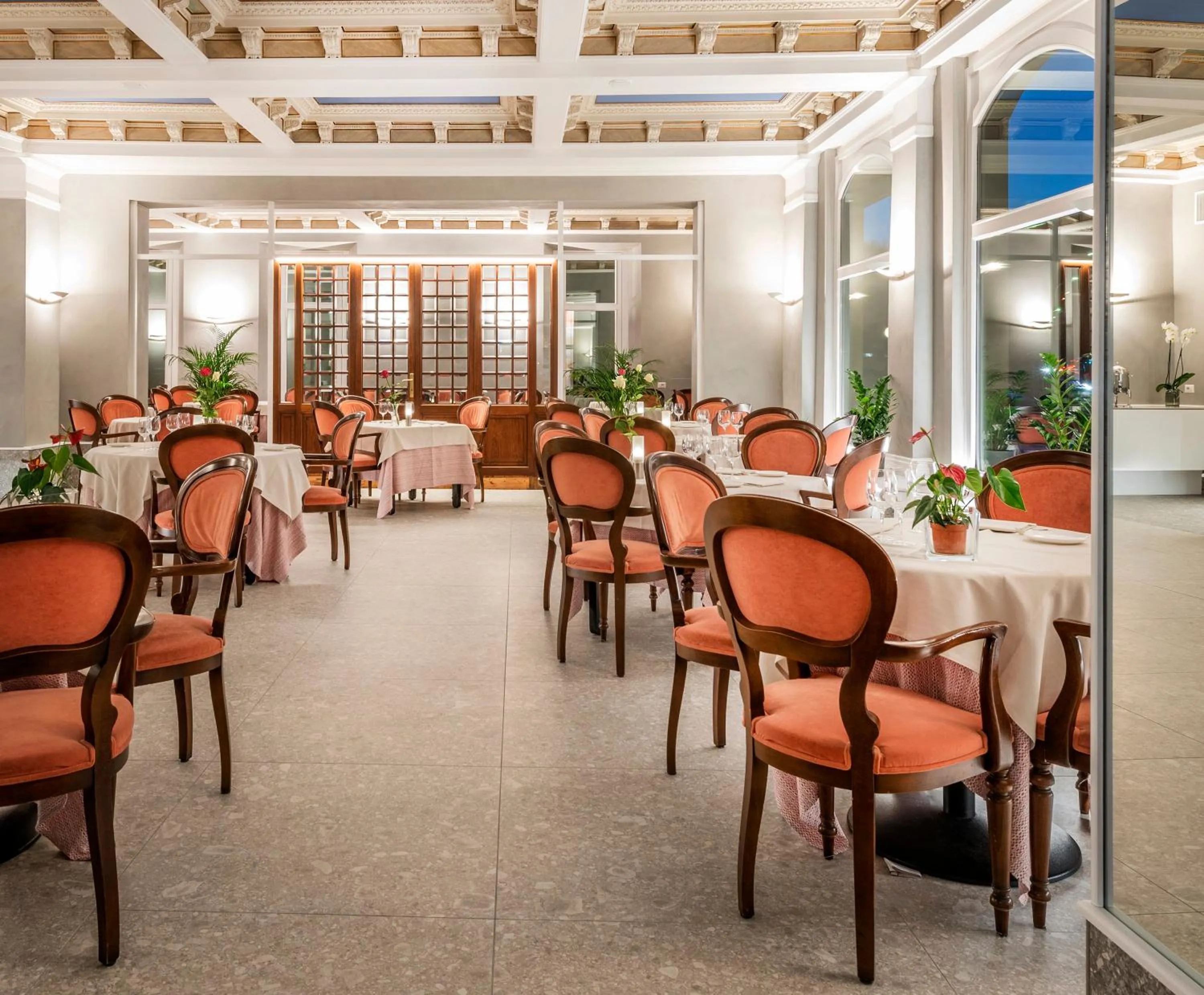 Restaurant/places to eat in Hotel Metropole Suisse