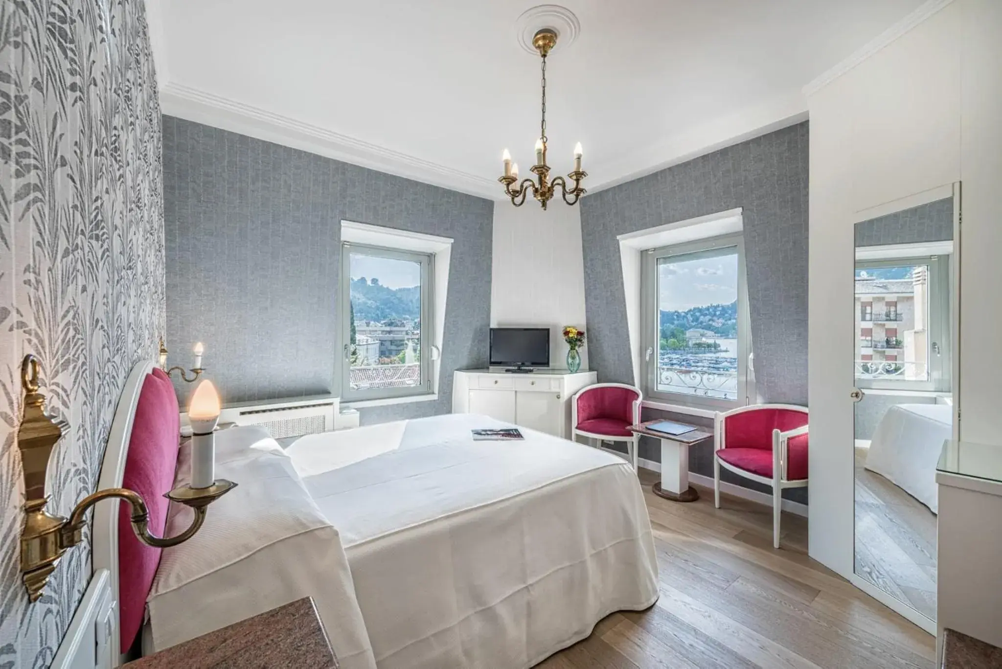 Bedroom, Bed in Hotel Metropole Suisse