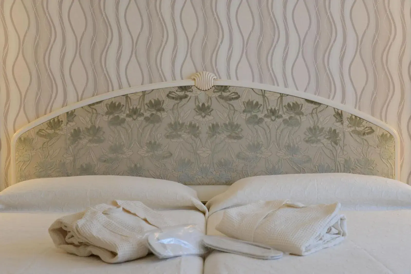 Decorative detail, Bed in Hotel Metropole Suisse