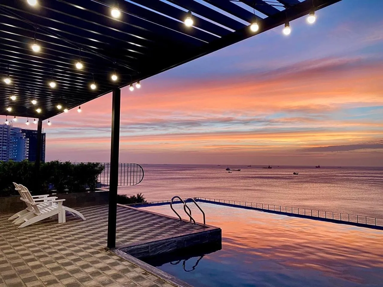 Swimming pool in Fati Boutique Hotel & Apartment