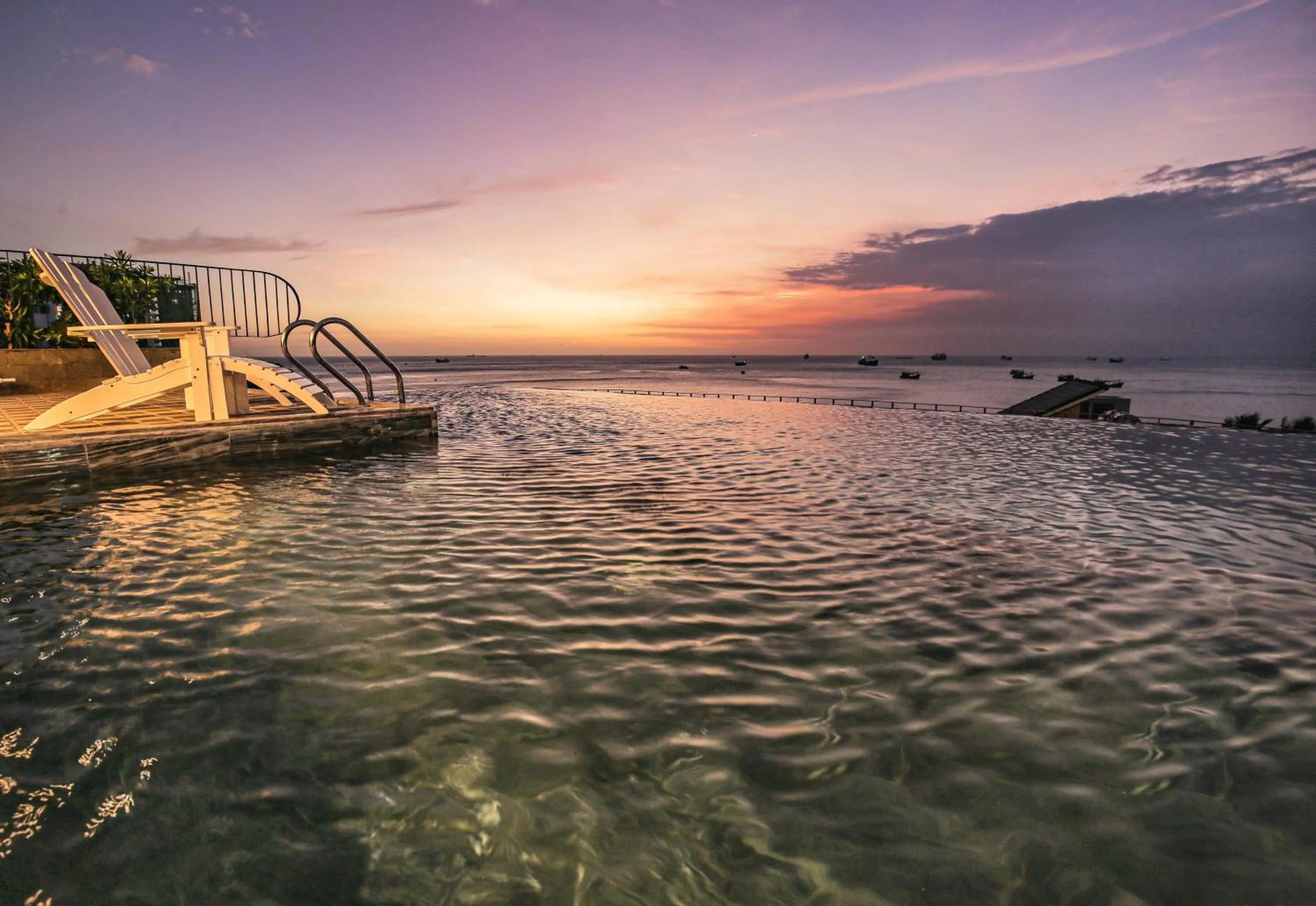 Swimming pool in Fati Boutique Hotel & Apartment