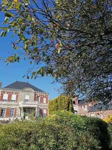 Property building in Ferme De Bonavis