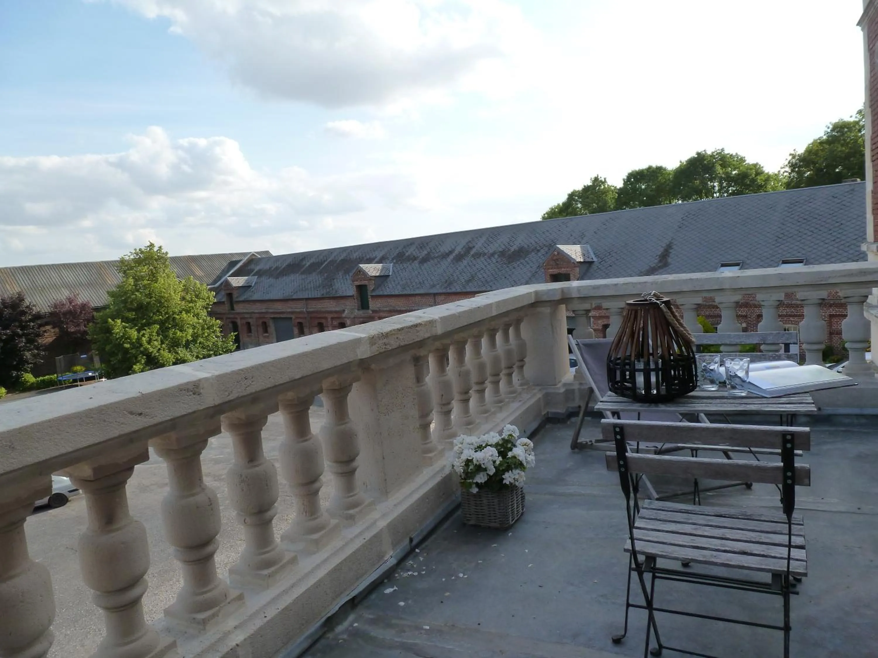 Inner courtyard view in Ferme De Bonavis