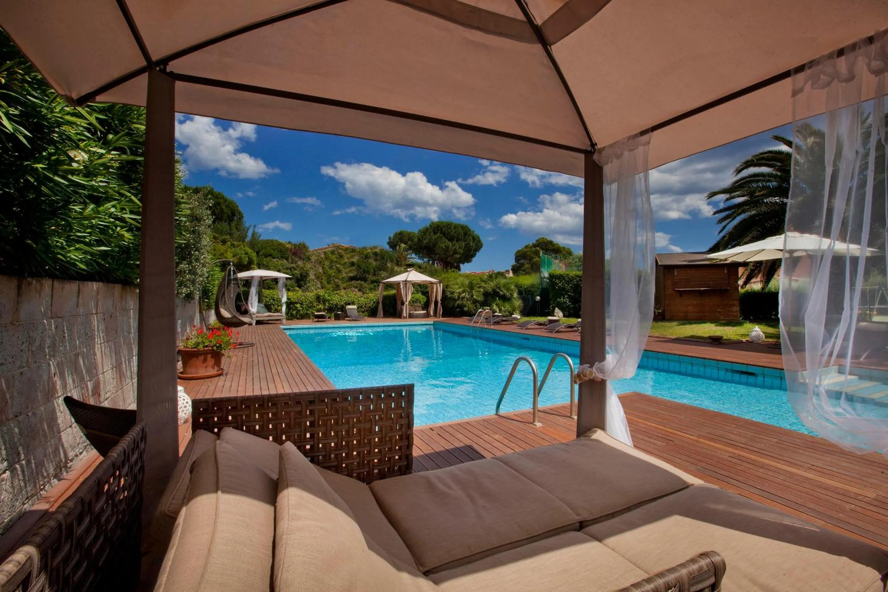 Day in Albaruja Hotel