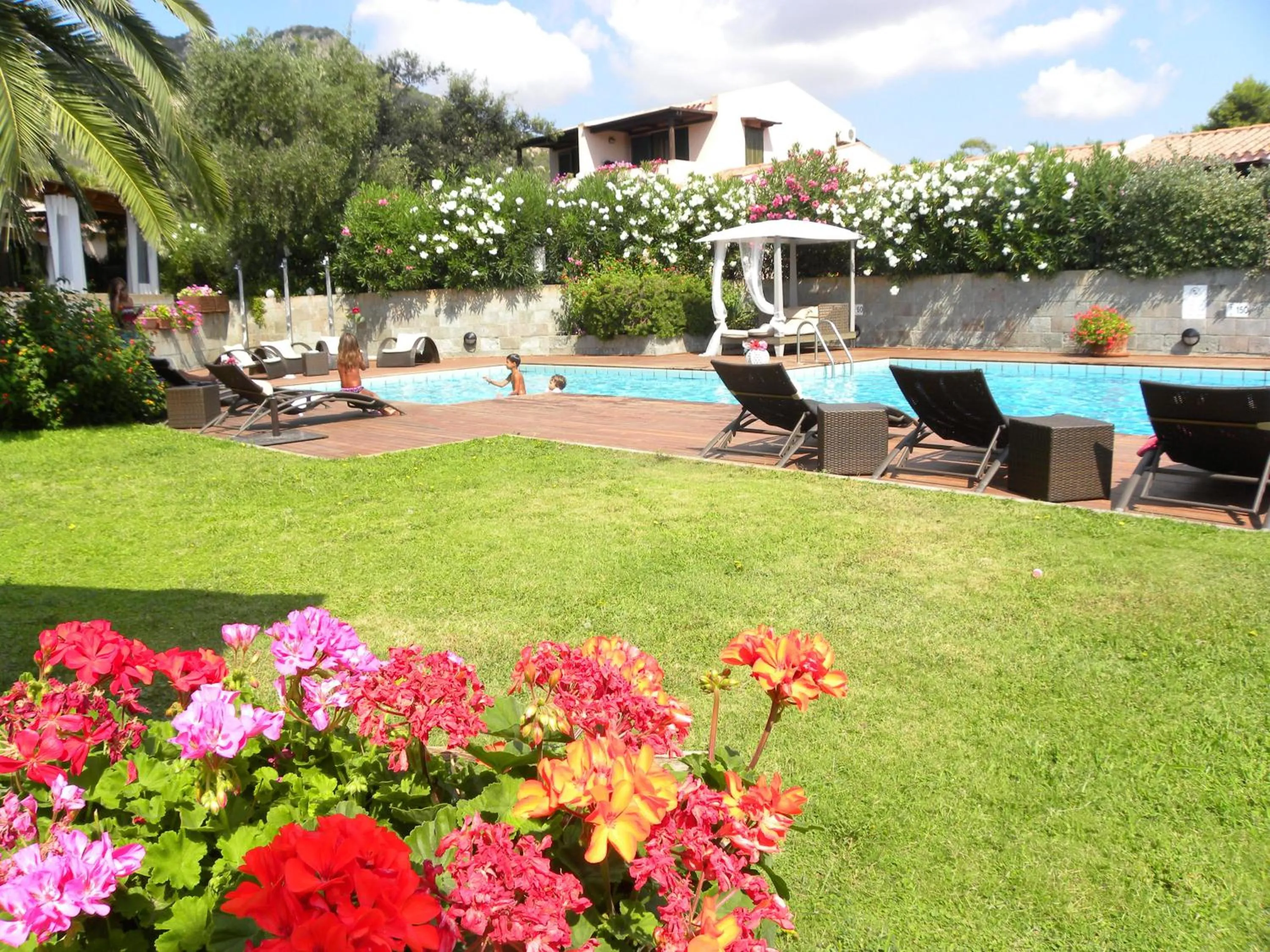 Garden in Albaruja Hotel