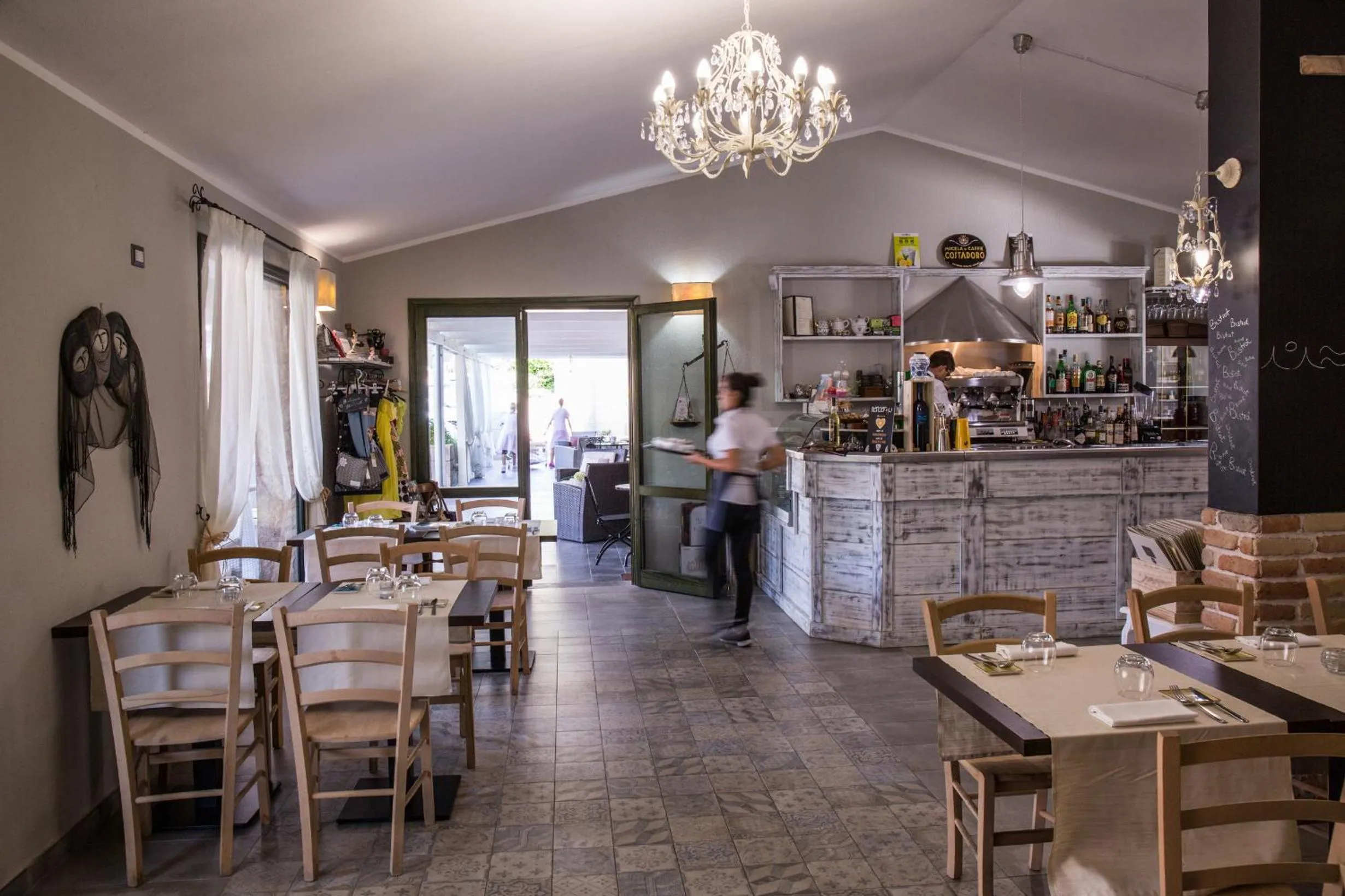 Lounge or bar in Albaruja Hotel