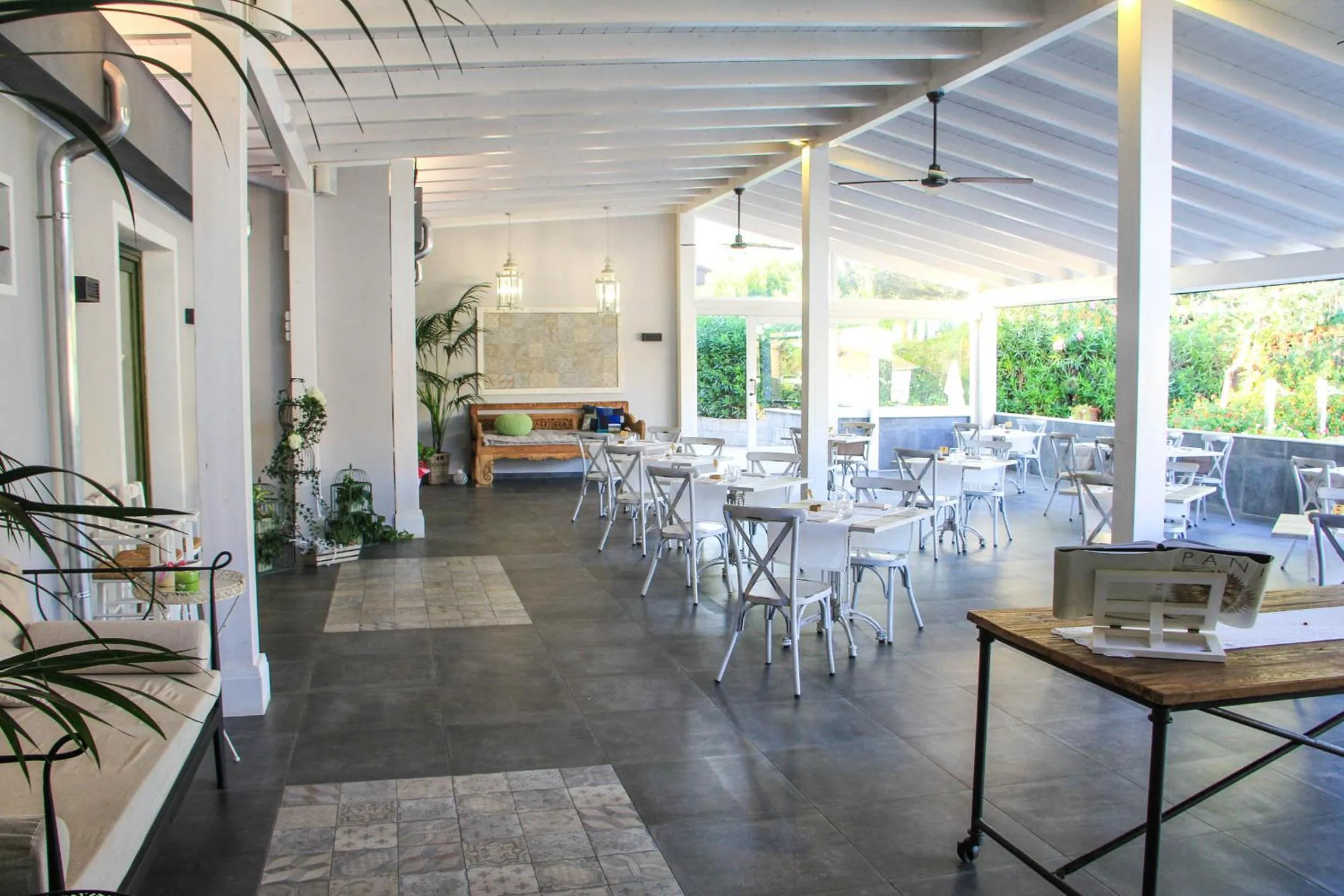 Balcony/Terrace in Albaruja Hotel