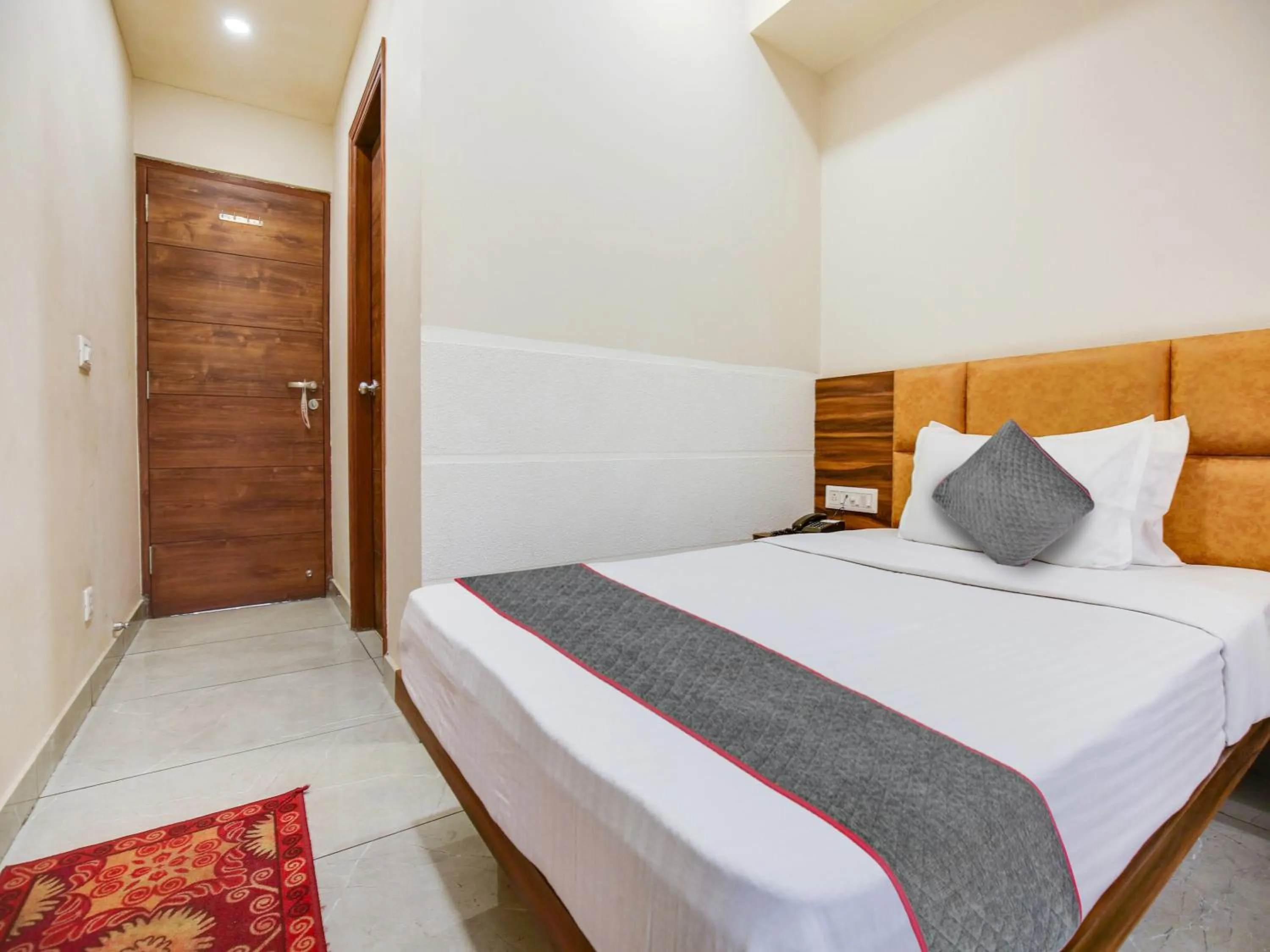 Bed in Hotel Ludhiana Regency