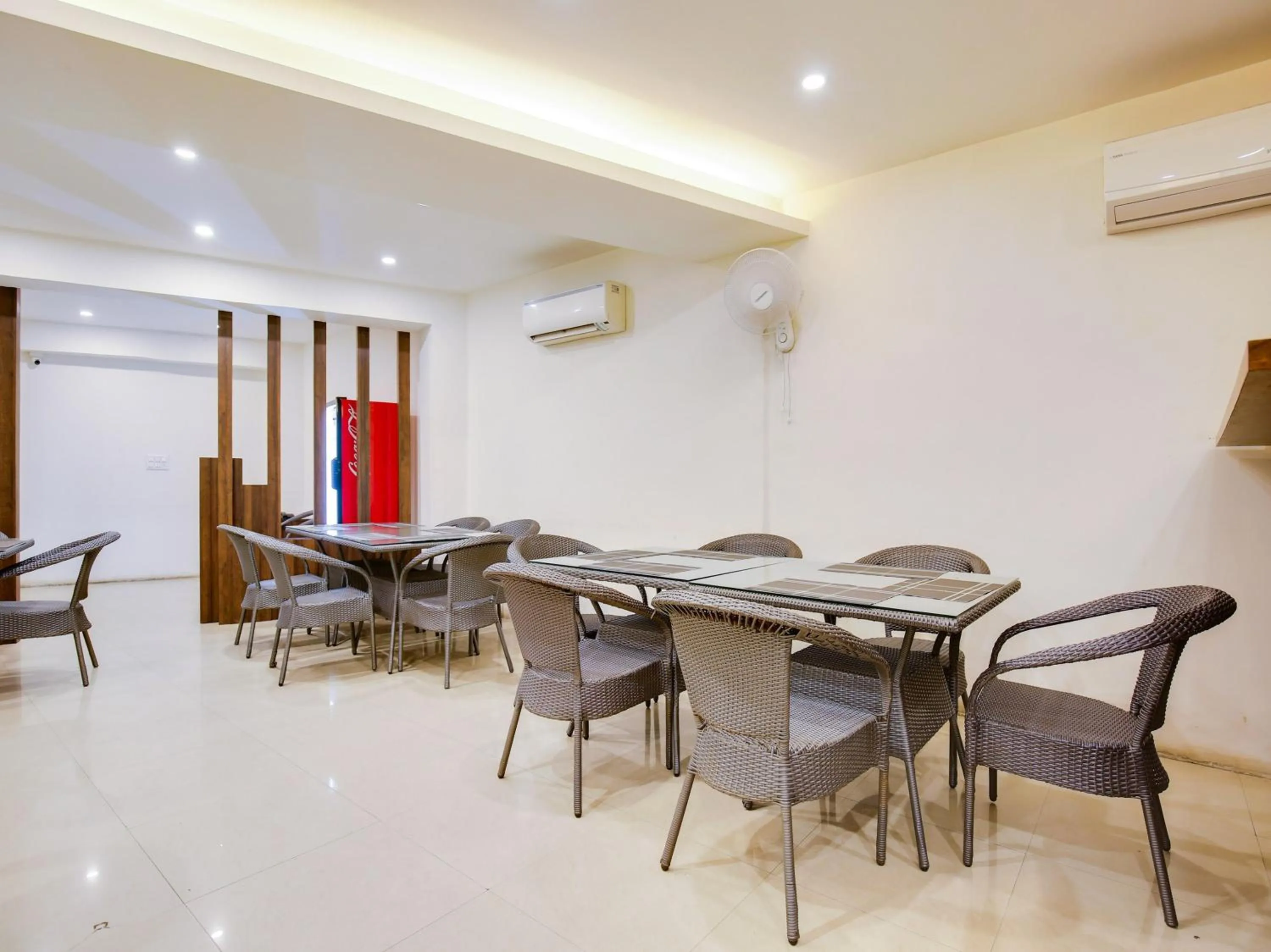 Restaurant/places to eat in Hotel Ludhiana Regency