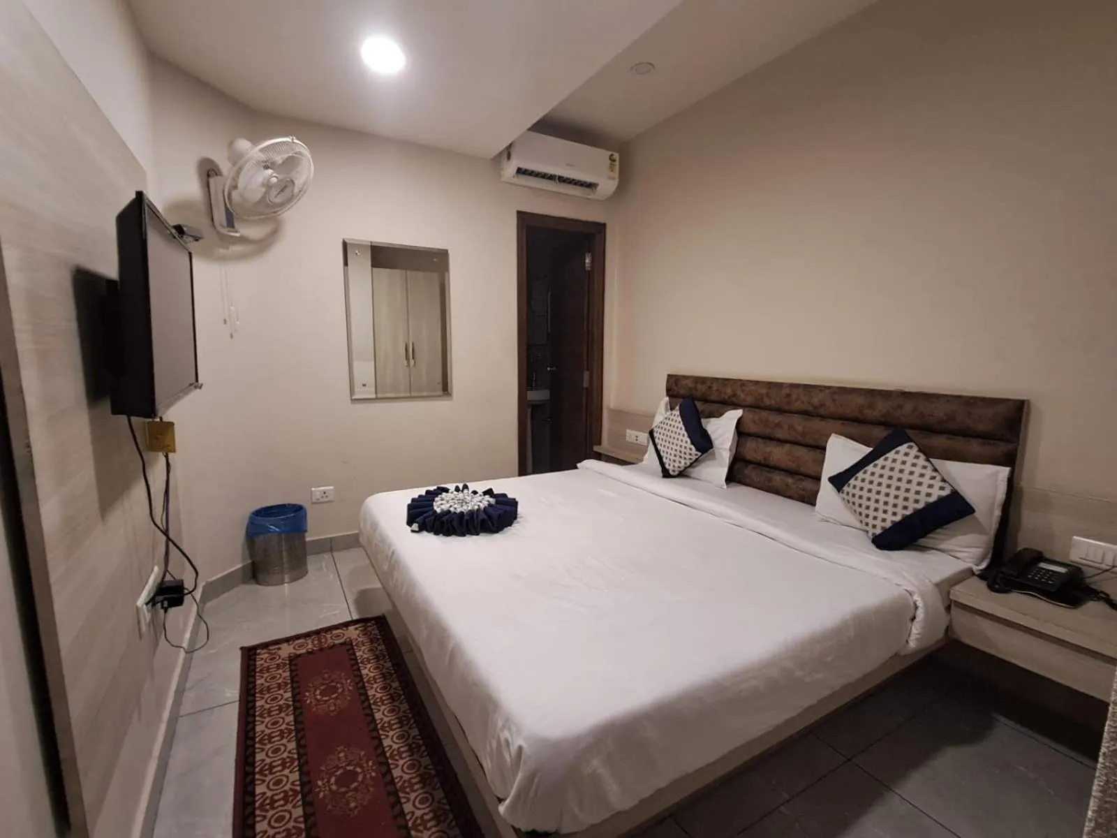 Bed in Hotel Ludhiana Regency