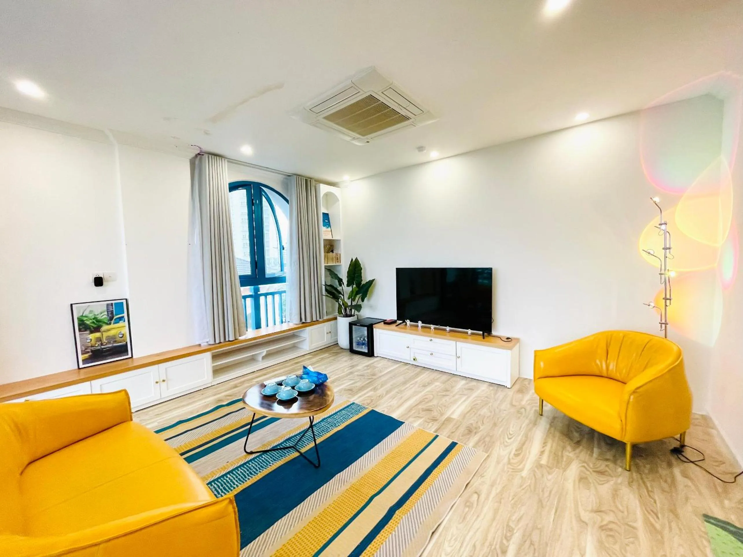 TV and multimedia in Santori Hotel And Spa