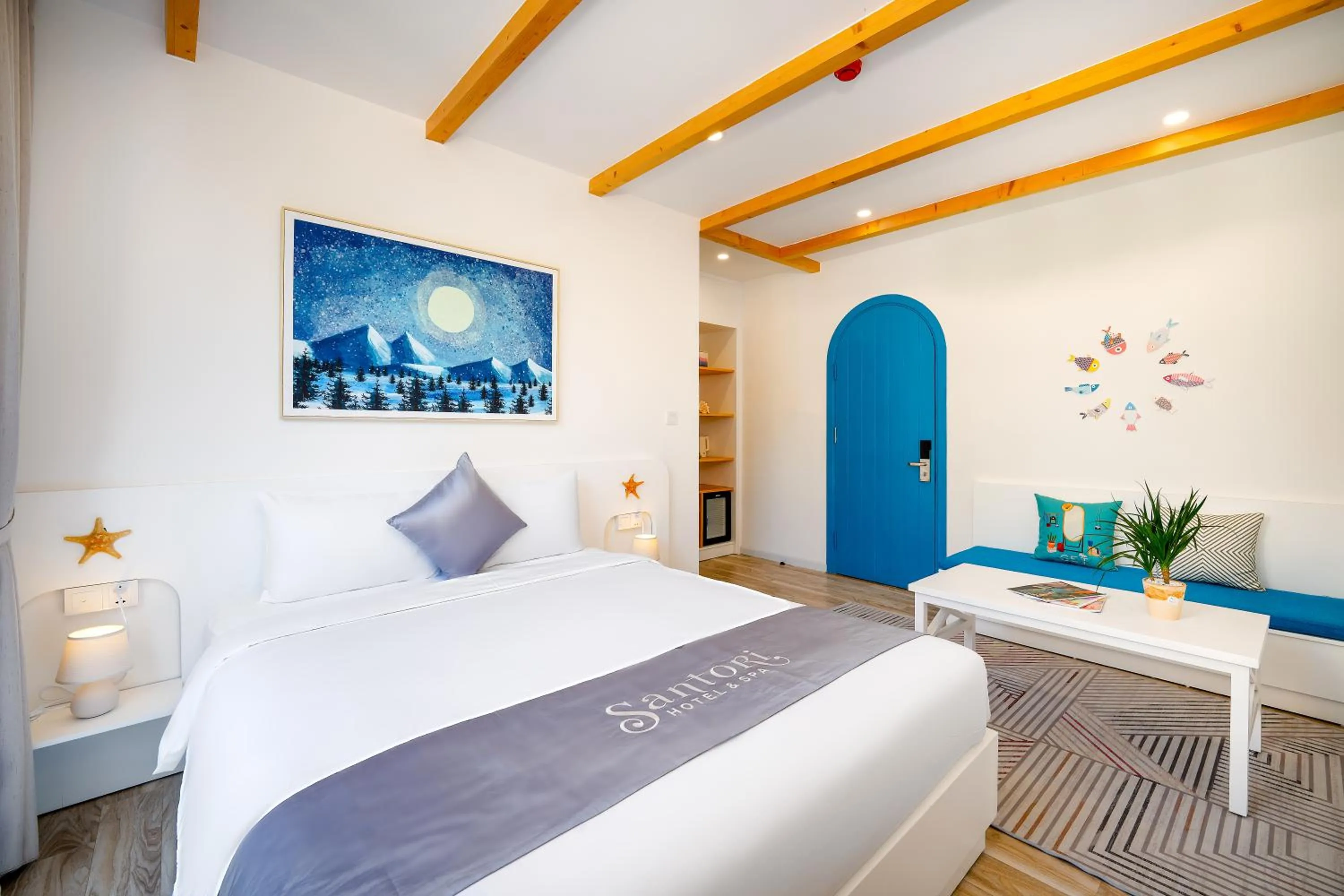 Bed in Santori Hotel And Spa