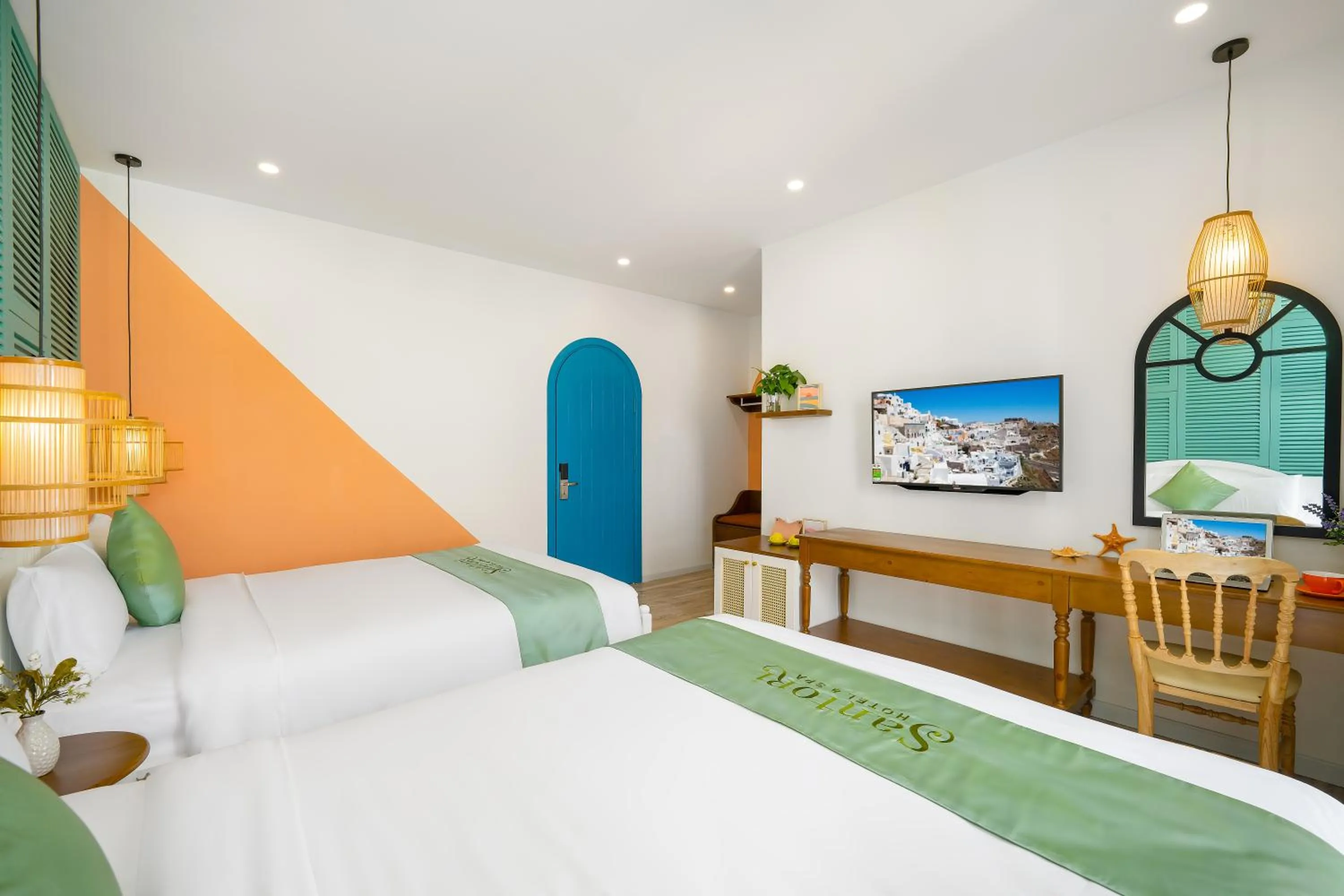 Bed in Santori Hotel And Spa