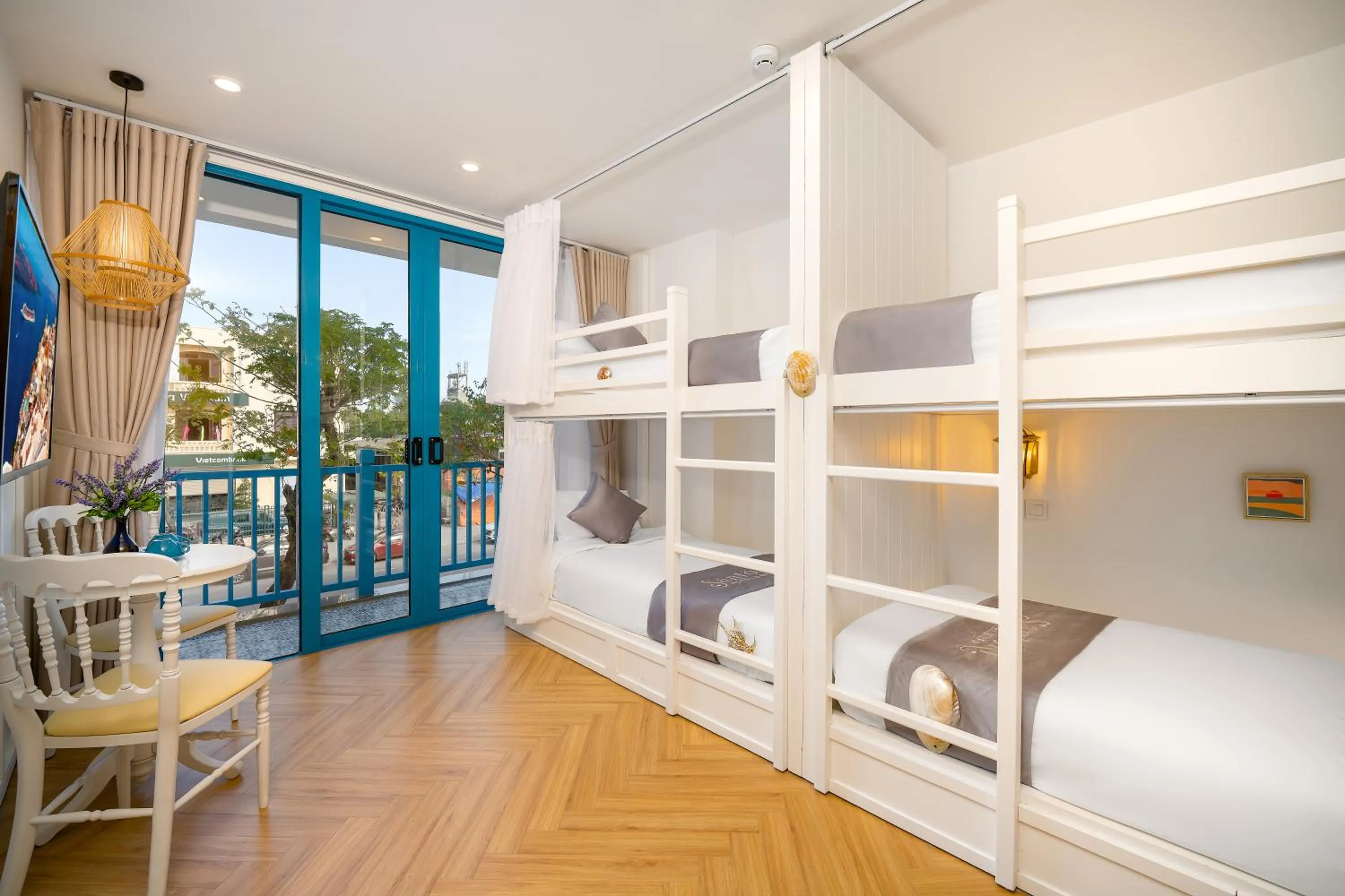 bunk bed, Bed in Santori Hotel And Spa