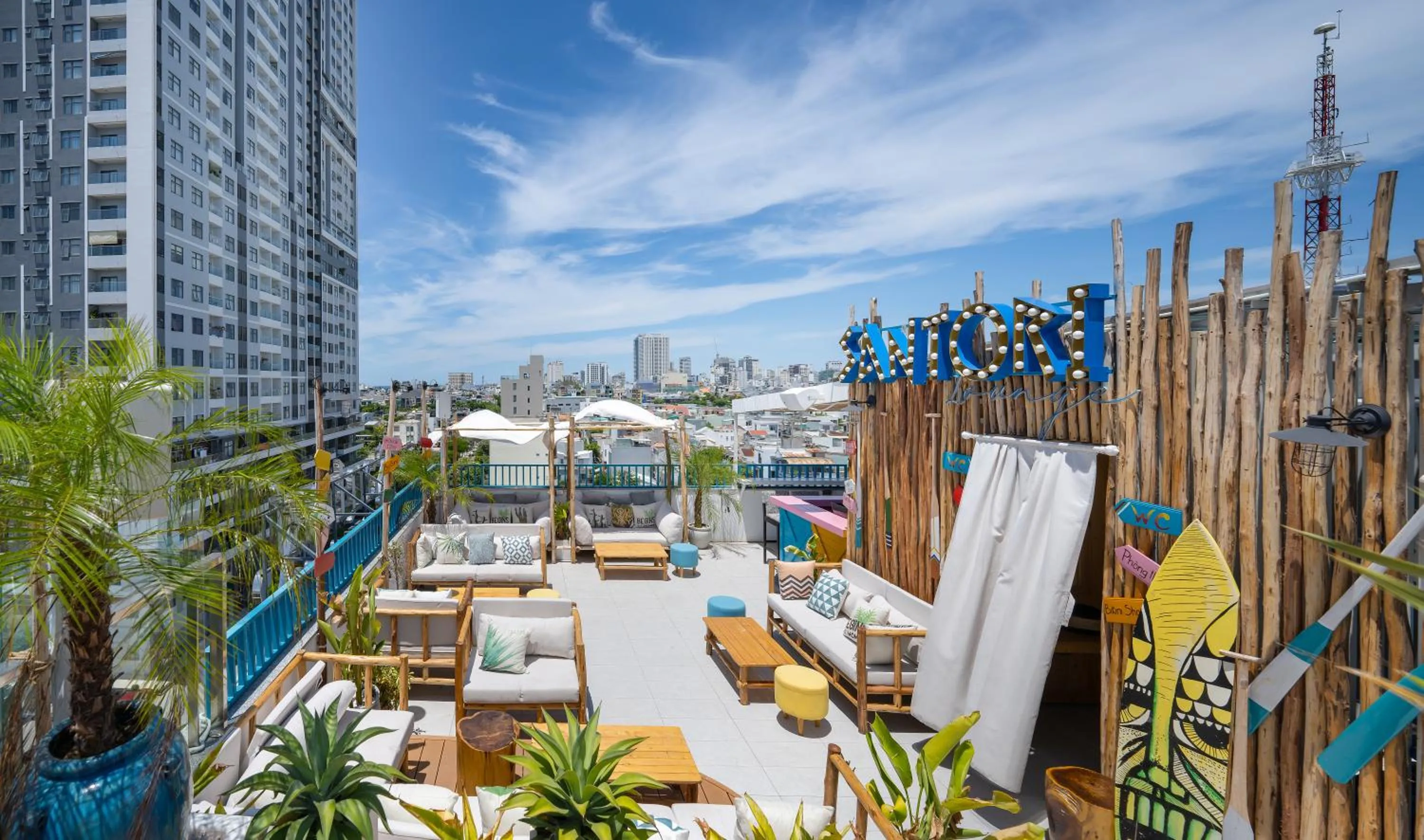 Entertainment in Santori Hotel And Spa