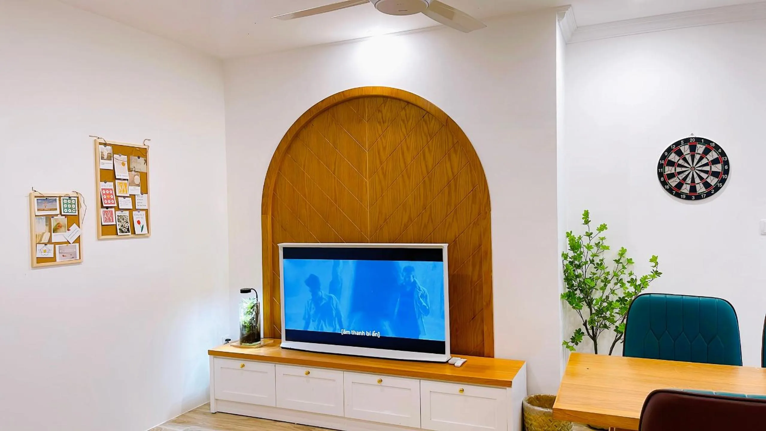 TV and multimedia in Santori Hotel And Spa