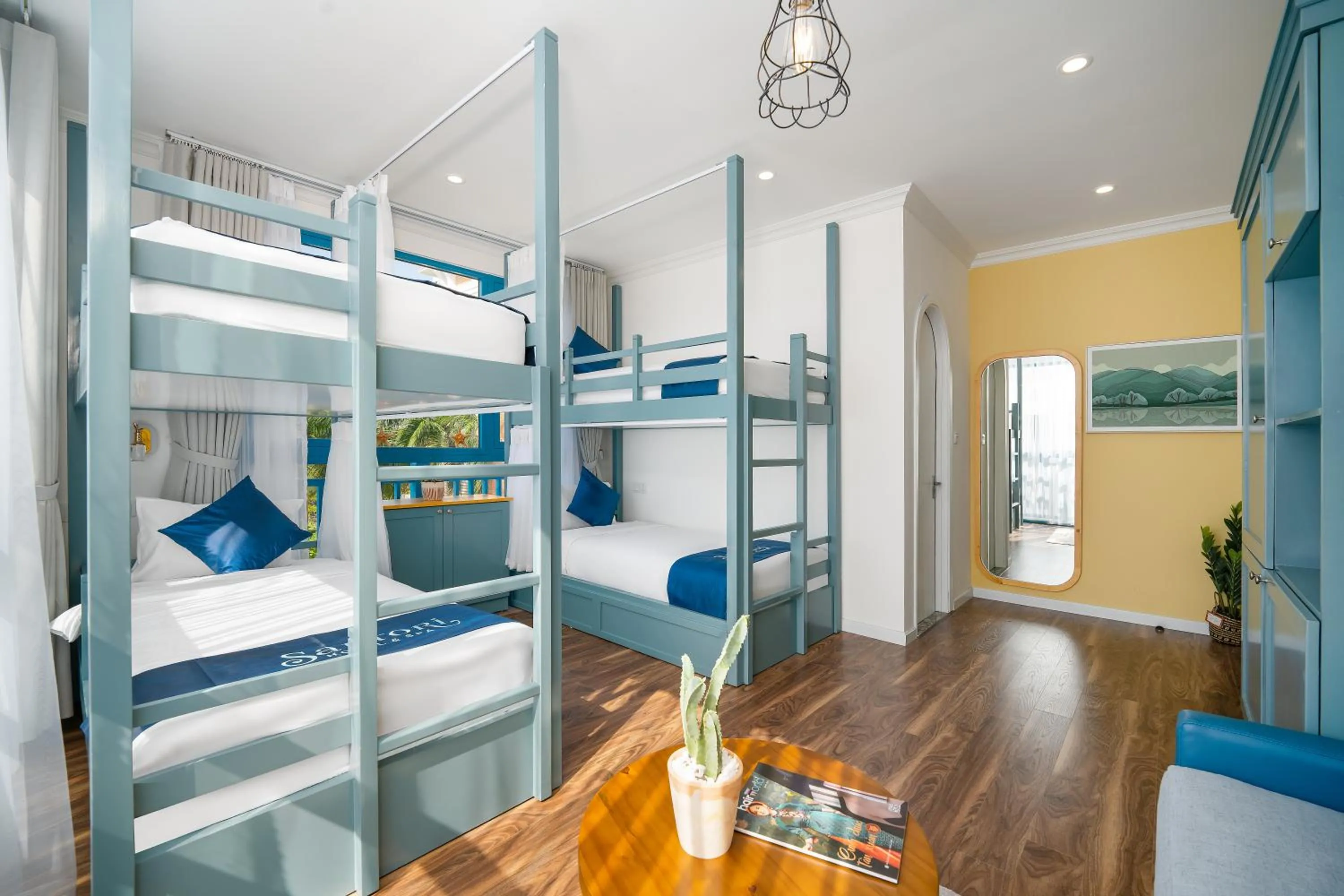 bunk bed, Bed in Santori Hotel And Spa