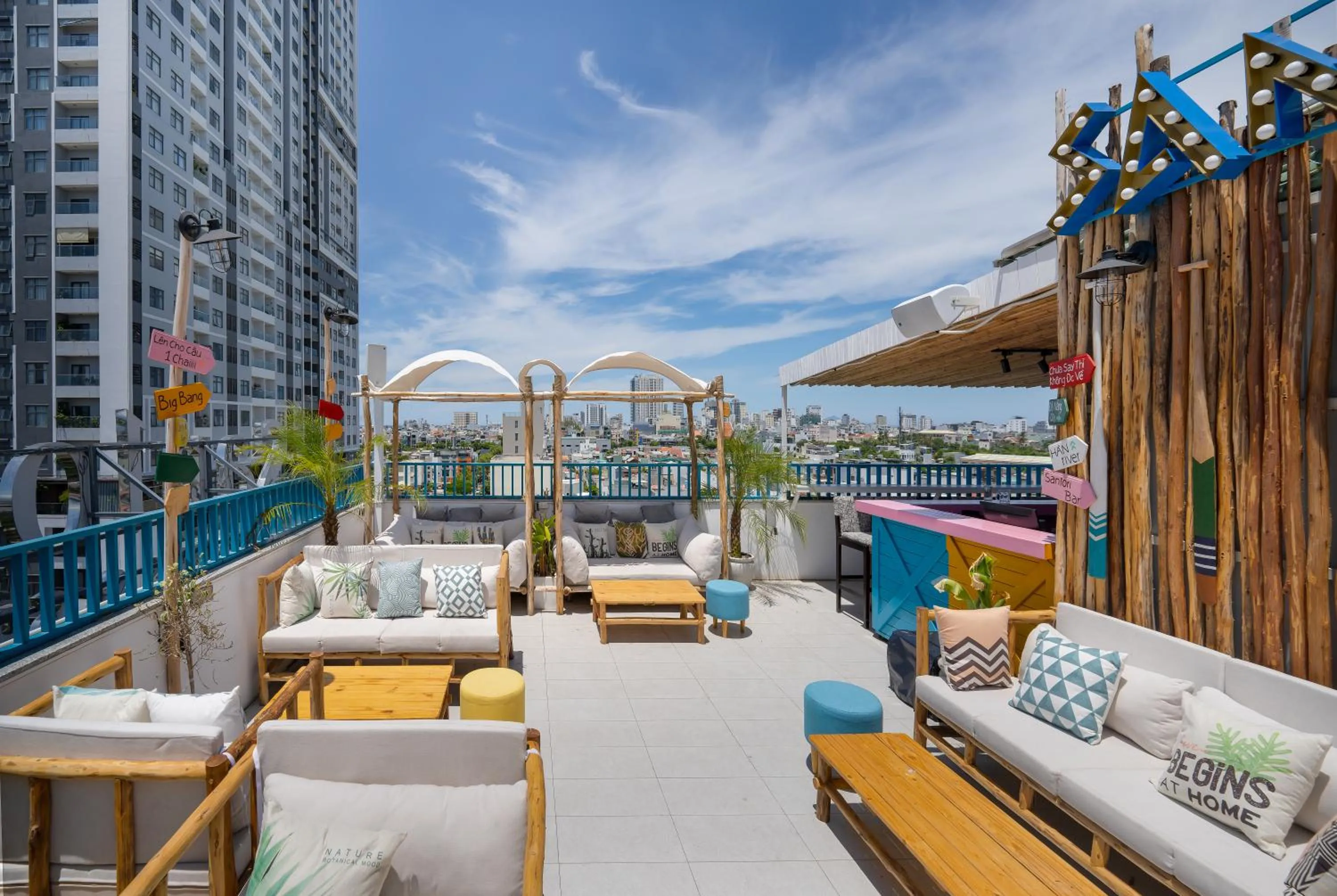 Entertainment in Santori Hotel And Spa