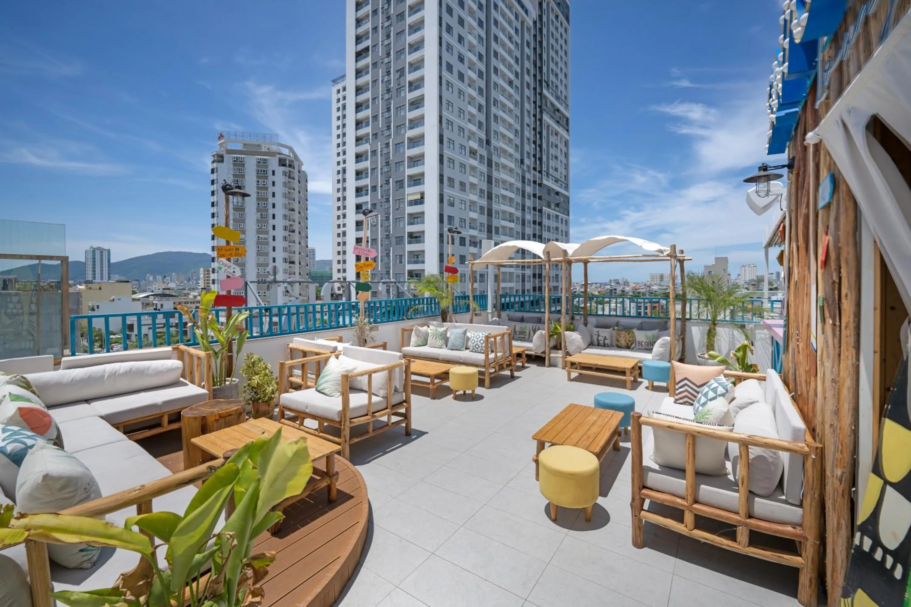 Entertainment in Santori Hotel And Spa