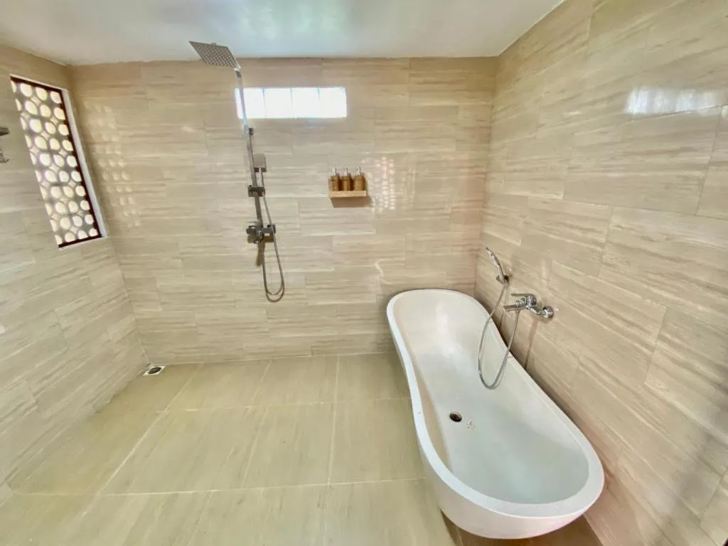 Shower in Sridewi Villas Ubud